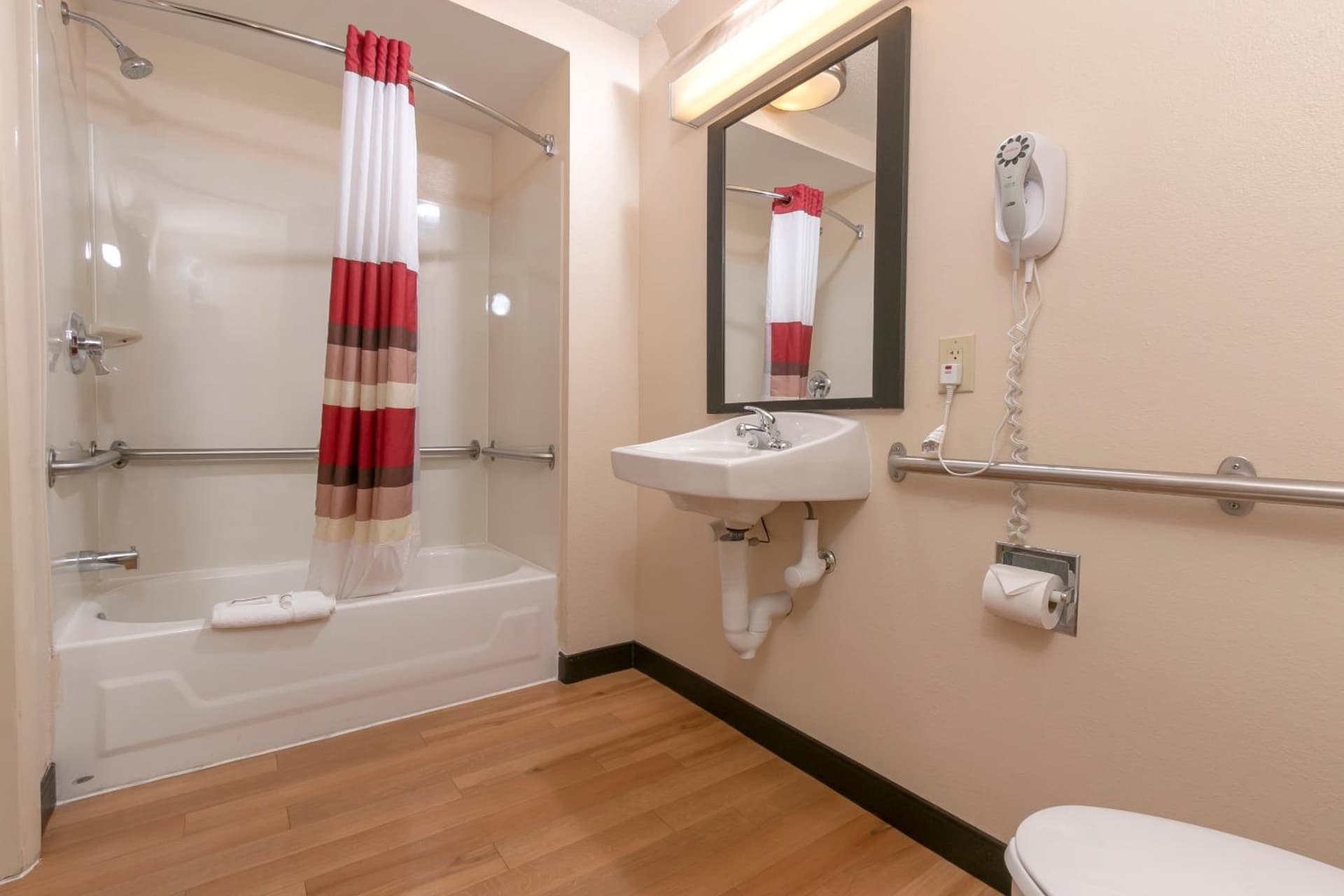 Red Roof Inn PLUS+ West Springfield gallery photo in Springfield, MA — image 9