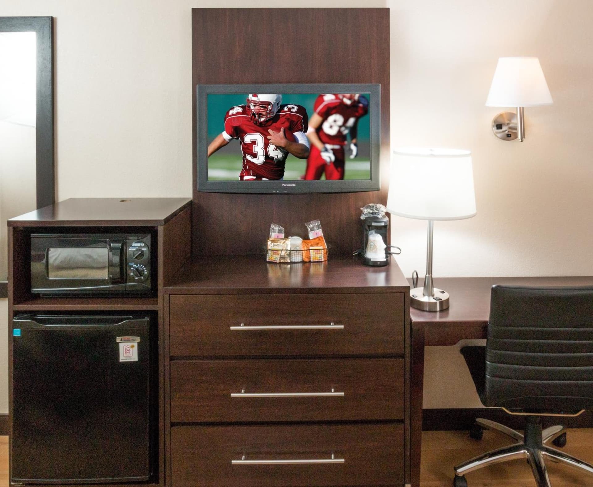 Red Roof Inn PLUS+ West Springfield gallery photo in Springfield, MA — image 10