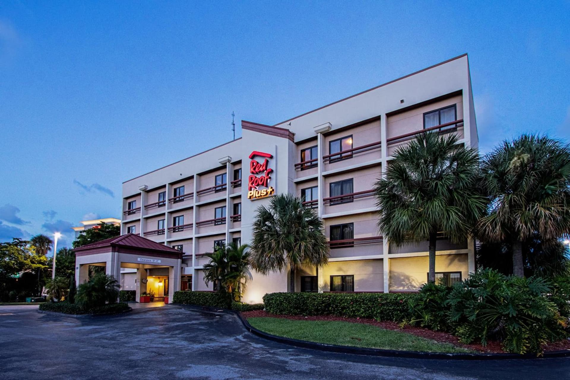 Red Roof Inn PLUS Miami Airport property views in Miami, FL — gallery photo 3