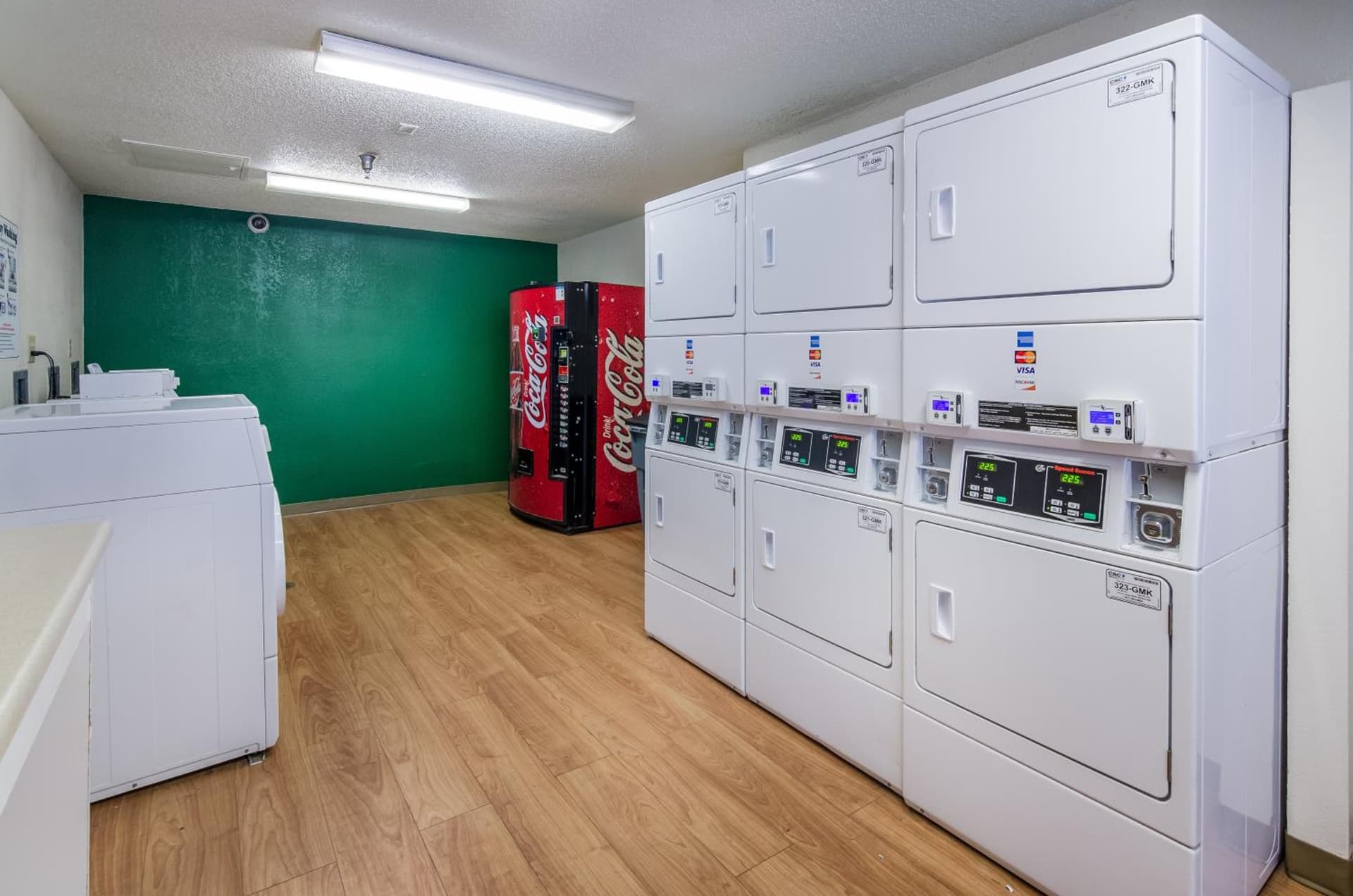Suburban Studios Winston Salem-University Parkway gallery photo in Winston-Salem, NC — image 15