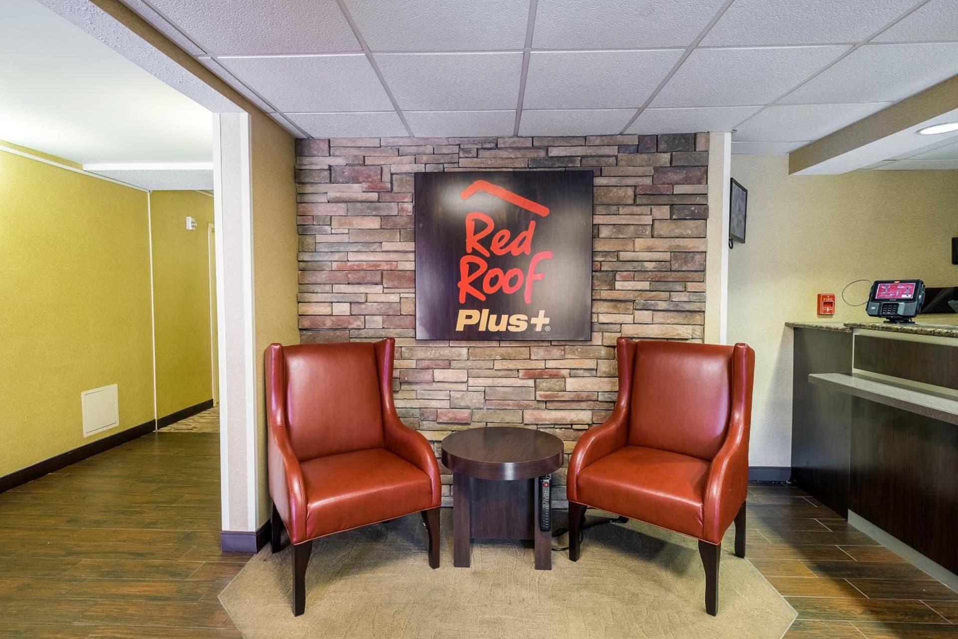 Red Roof Inn PLUS+ Boston - Woburn/ Burlington property views in Woburn, MA — gallery photo 3