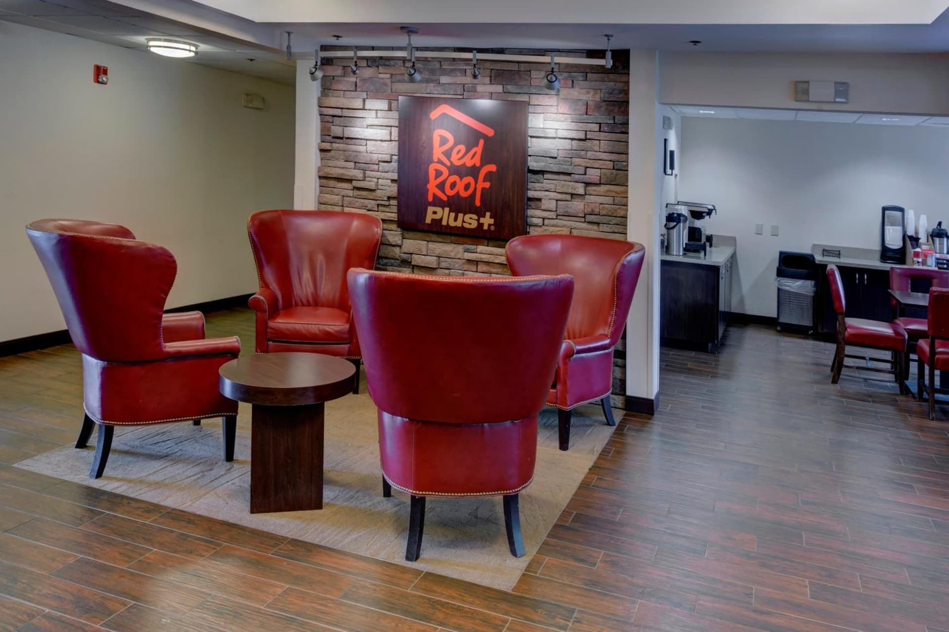 Red Roof Inn PLUS Raleigh Downtown NCSU Conv Center gallery photo in Raleigh, NC — image 29