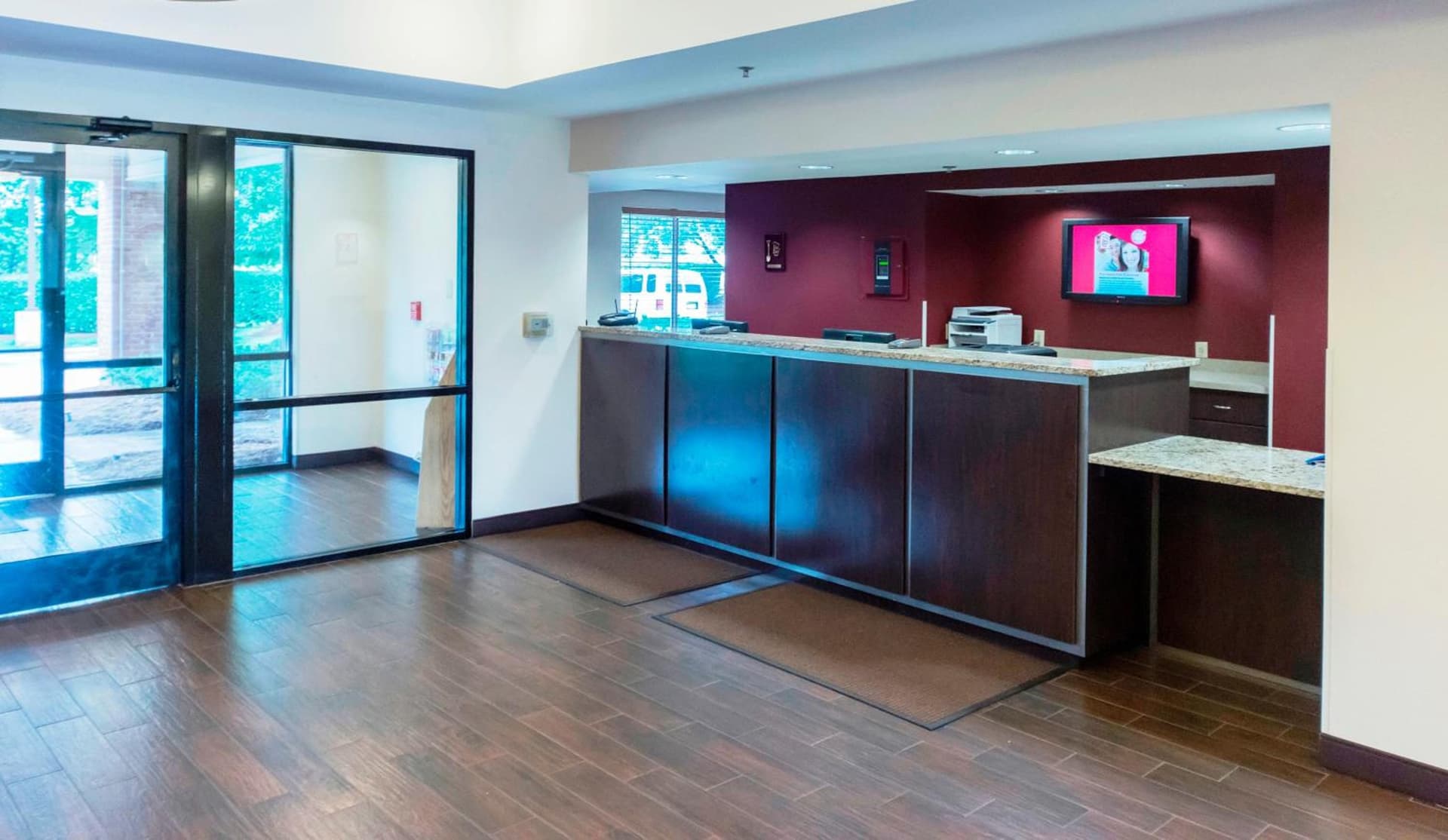 Red Roof Inn PLUS Raleigh Downtown NCSU Conv Center gallery photo in Raleigh, NC — image 13