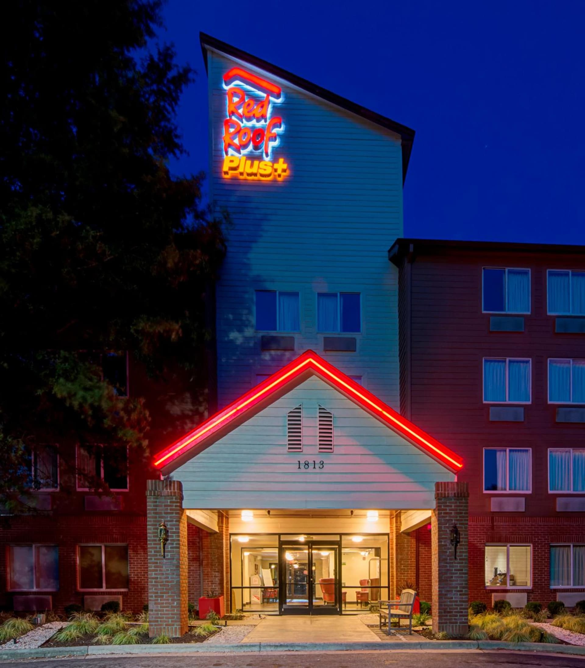 Red Roof Inn PLUS Raleigh Downtown NCSU Conv Center gallery photo in Raleigh, NC — image 8