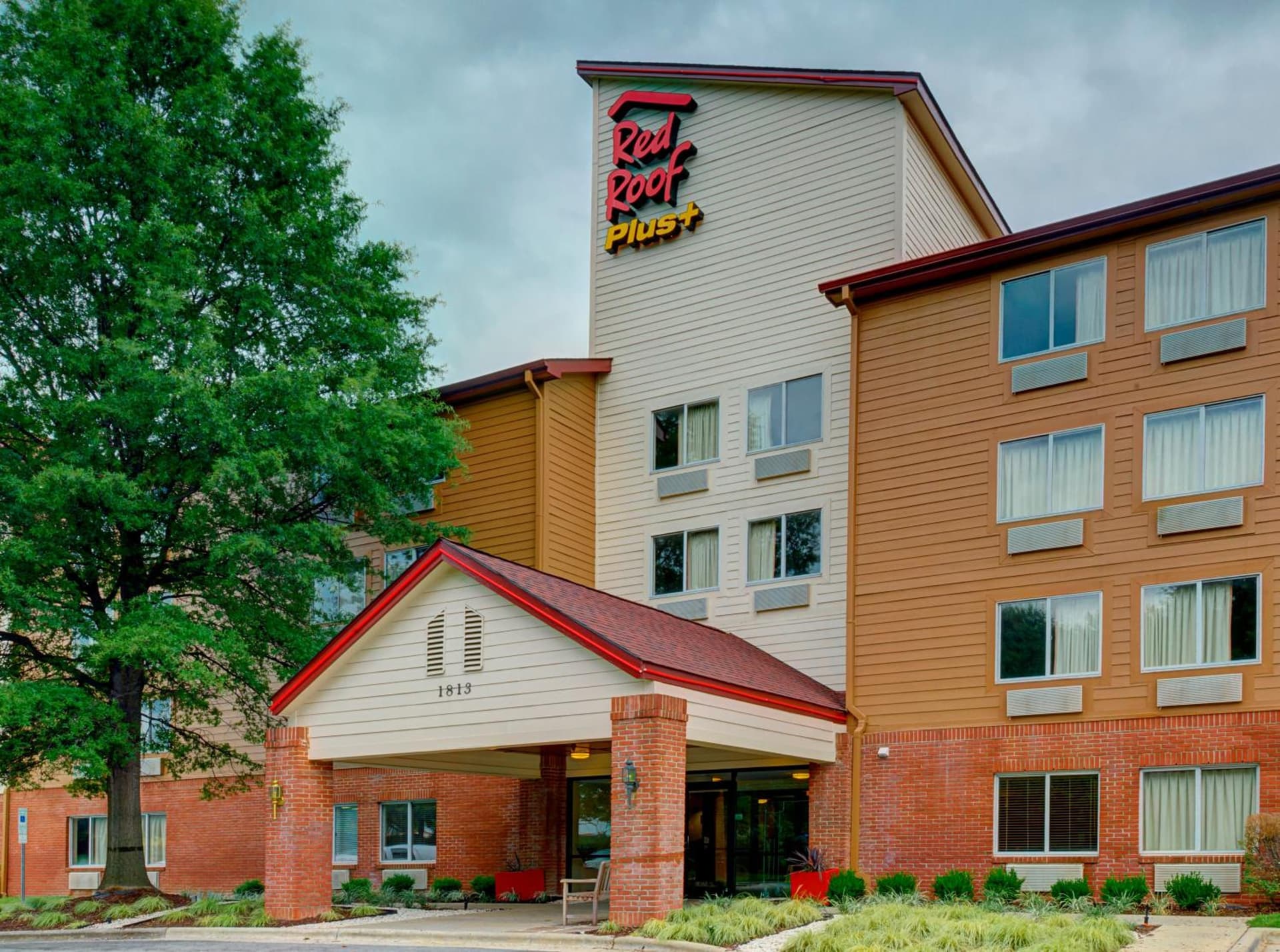 Red Roof Inn PLUS Raleigh Downtown NCSU Conv Center gallery photo in Raleigh, NC — image 11