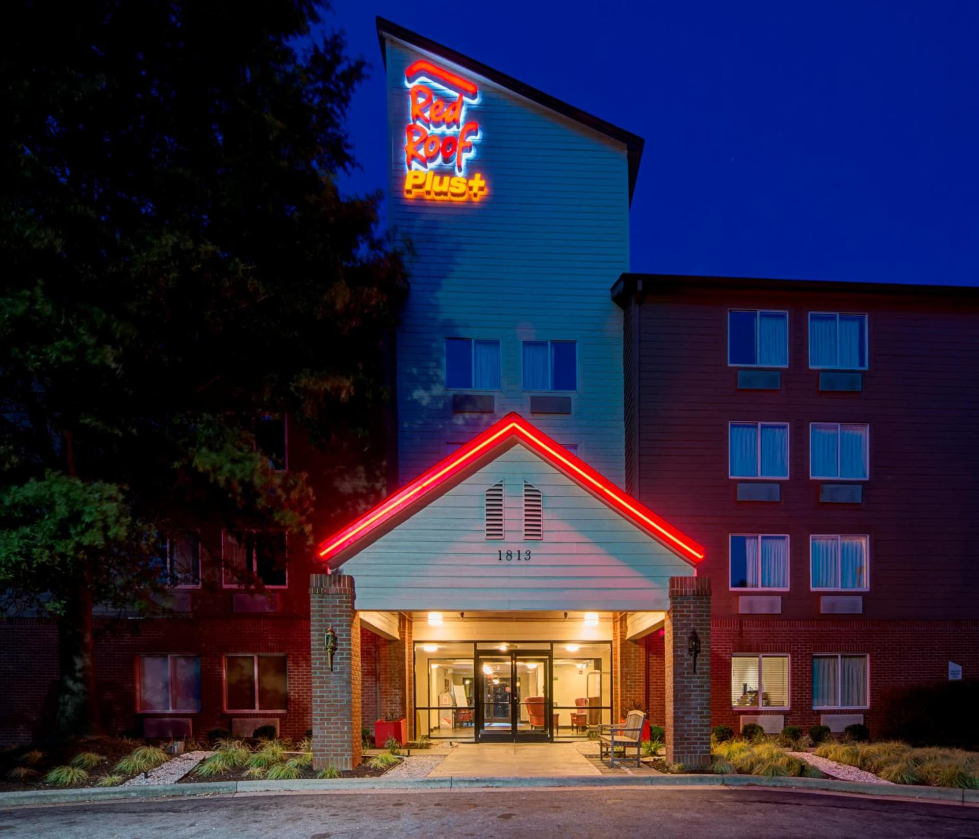Red Roof Inn PLUS Raleigh Downtown NCSU Conv Center gallery photo in Raleigh, NC — image 6