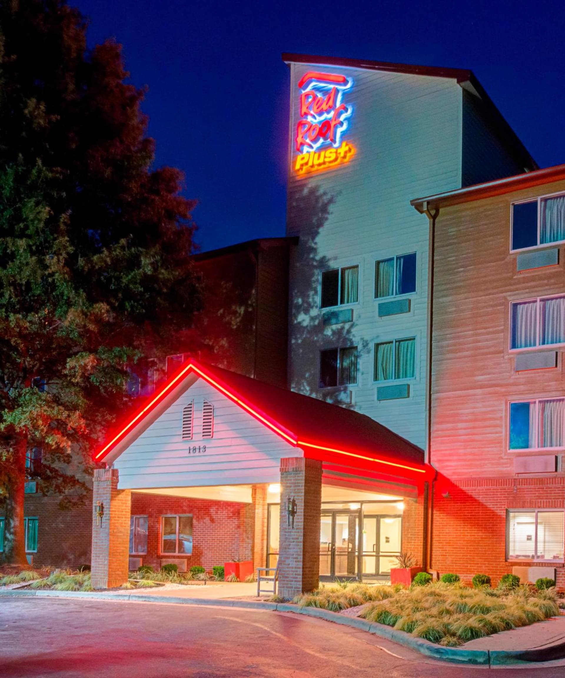 Red Roof Inn PLUS Raleigh Downtown NCSU Conv Center gallery photo in Raleigh, NC — image 30