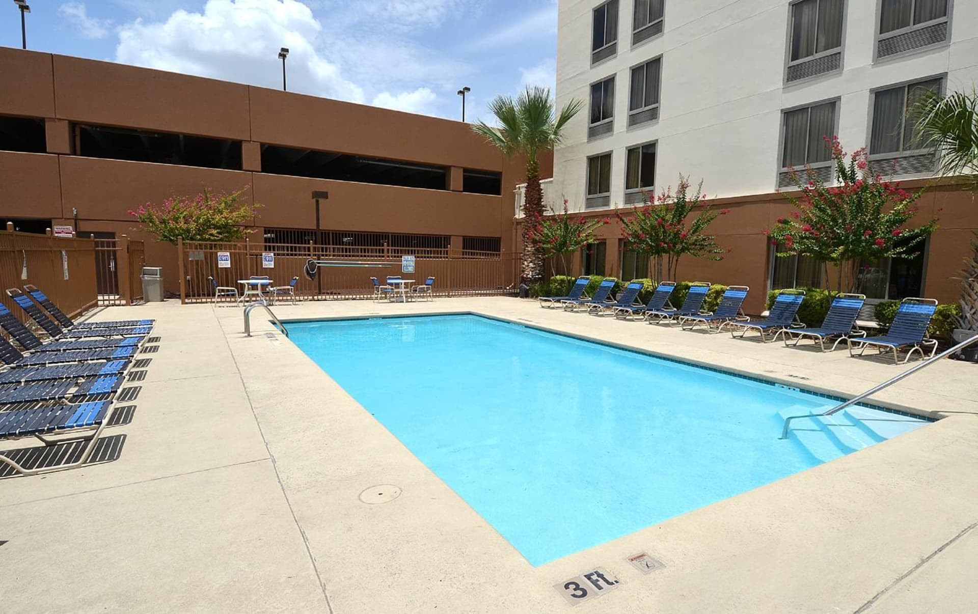 Red Roof Inn PLUS+ San Antonio Downtown - Riverwalk gallery photo in San Antonio, TX — image 27