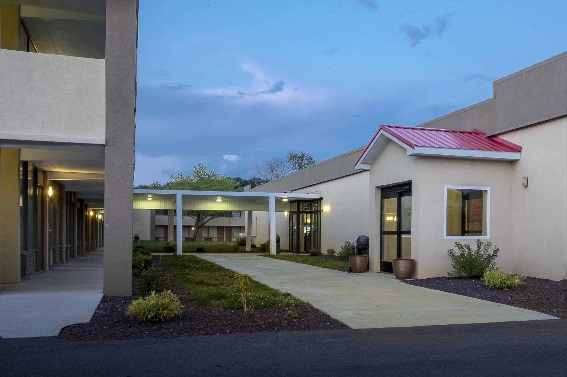 Red Roof Inn Clearfield interior in Clearfield, PA — gallery photo 2