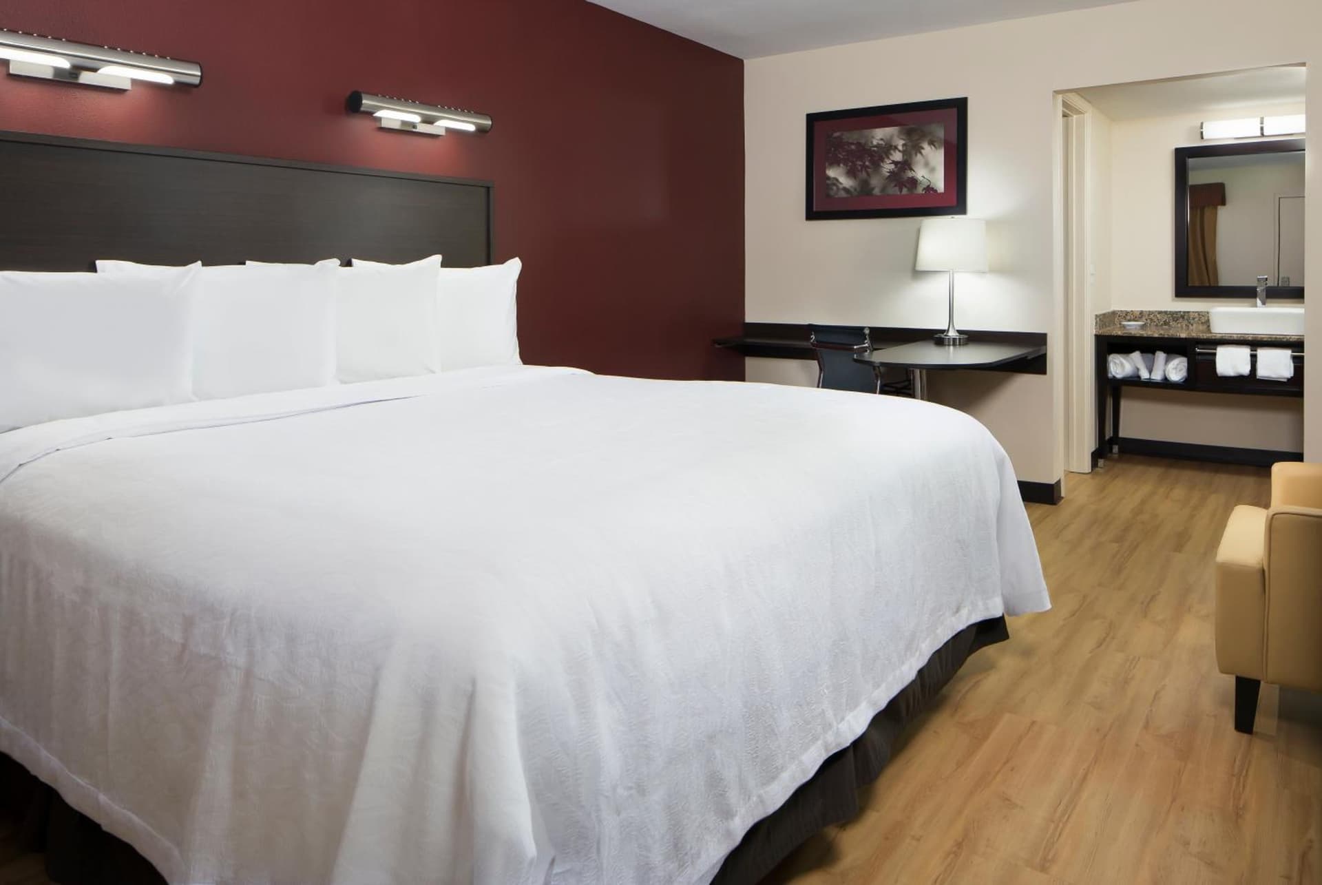 Red Roof Inn PLUS+ Birmingham East – Irondale/Airport gallery photo in Birmingham, AL — image 17