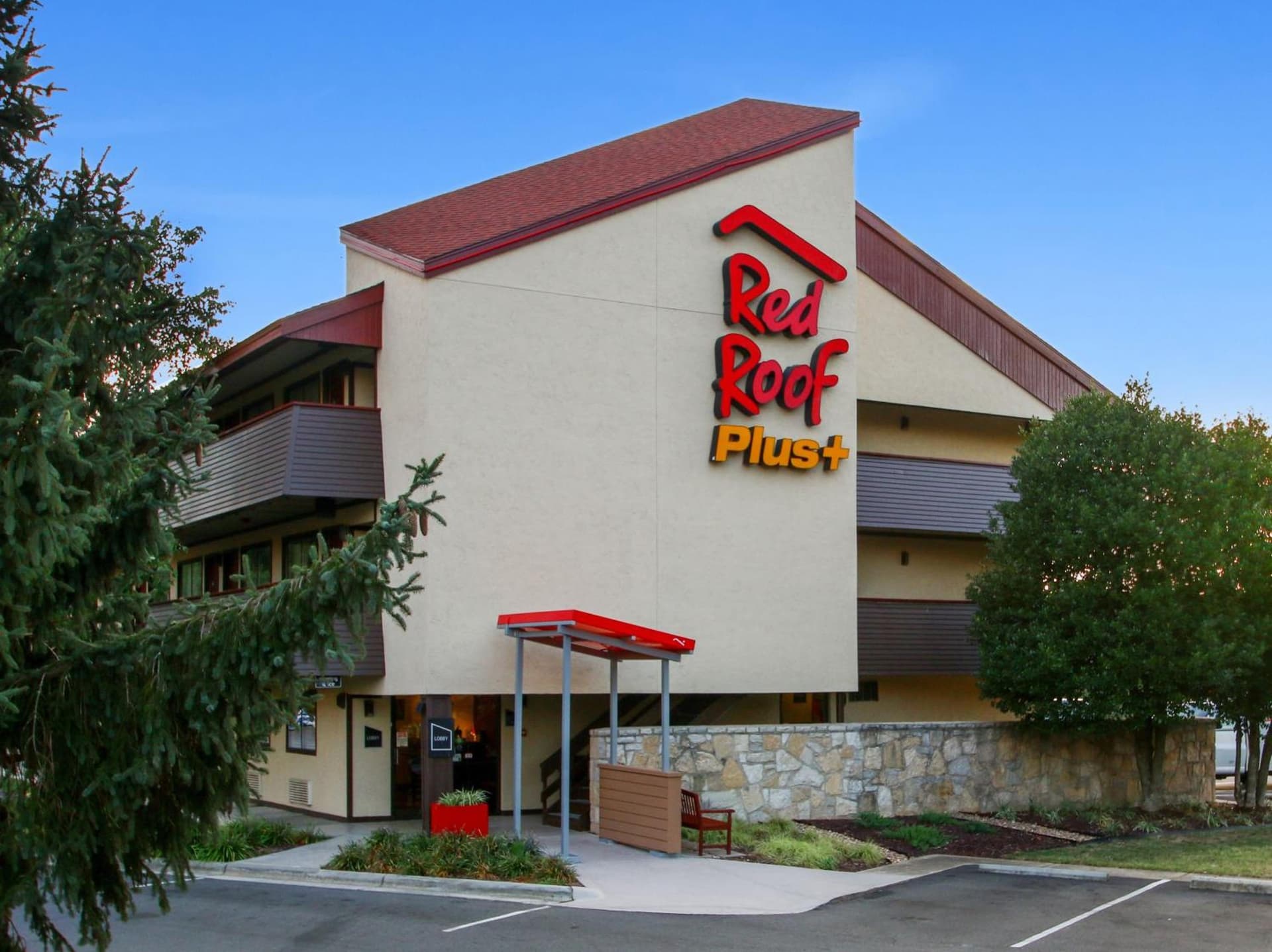Red Roof Inn PLUS+ Statesville property views in Statesville, NC — gallery photo 3