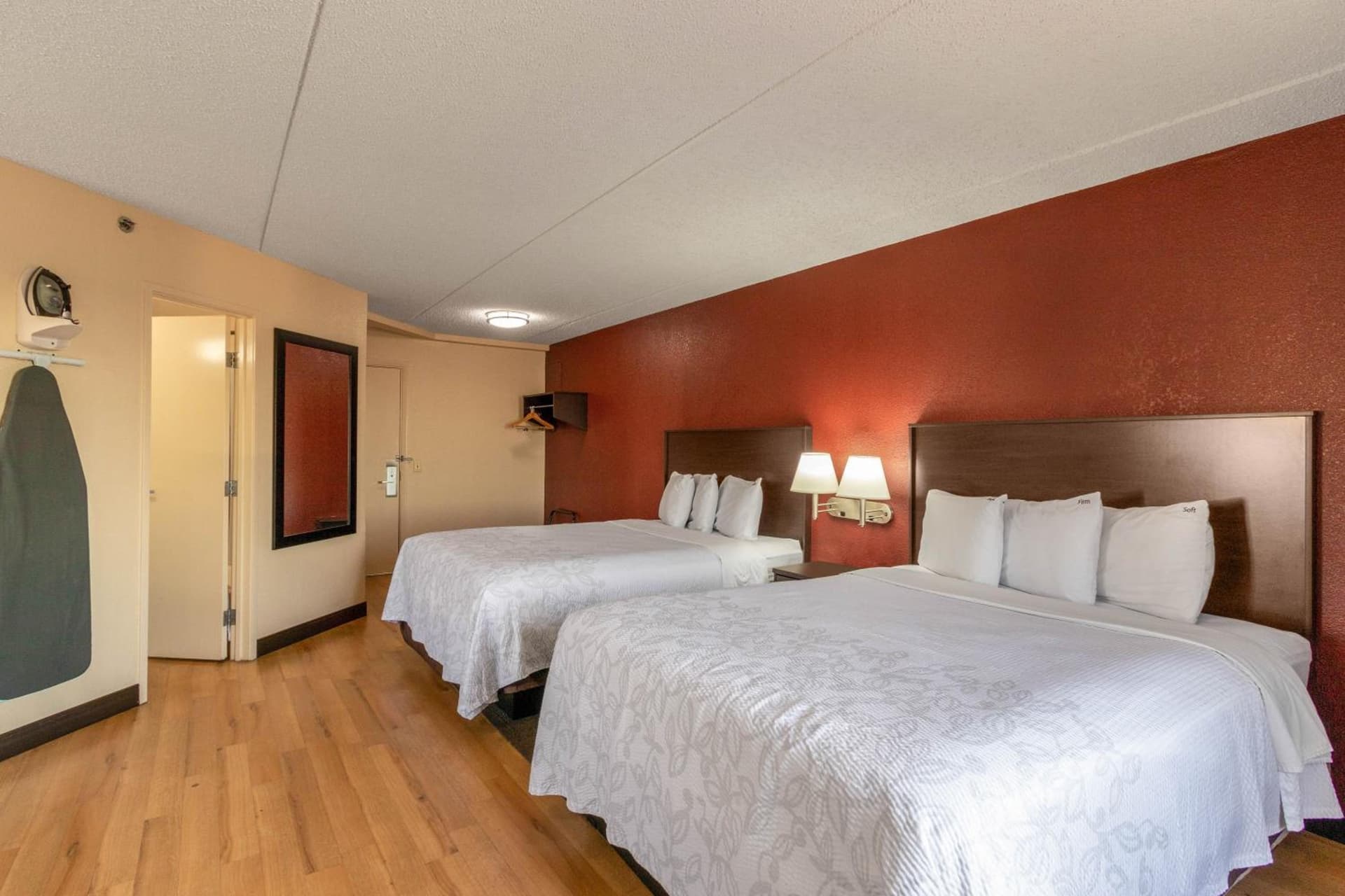 Red Roof Inn PLUS+ El Paso East property views in El Paso, TX — gallery photo 3