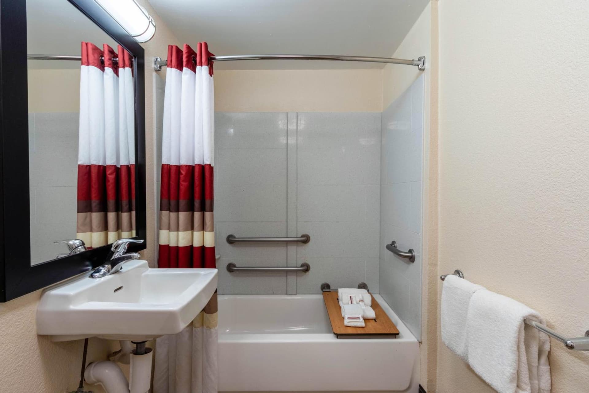 Red Roof Inn PLUS+ El Paso East gallery photo in El Paso, TX — image 24