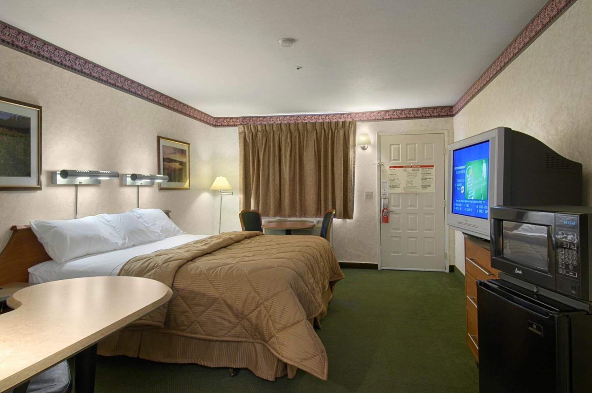 MainStay Suites Victorville - Hesperia property views in Victorville, CA — gallery photo 3