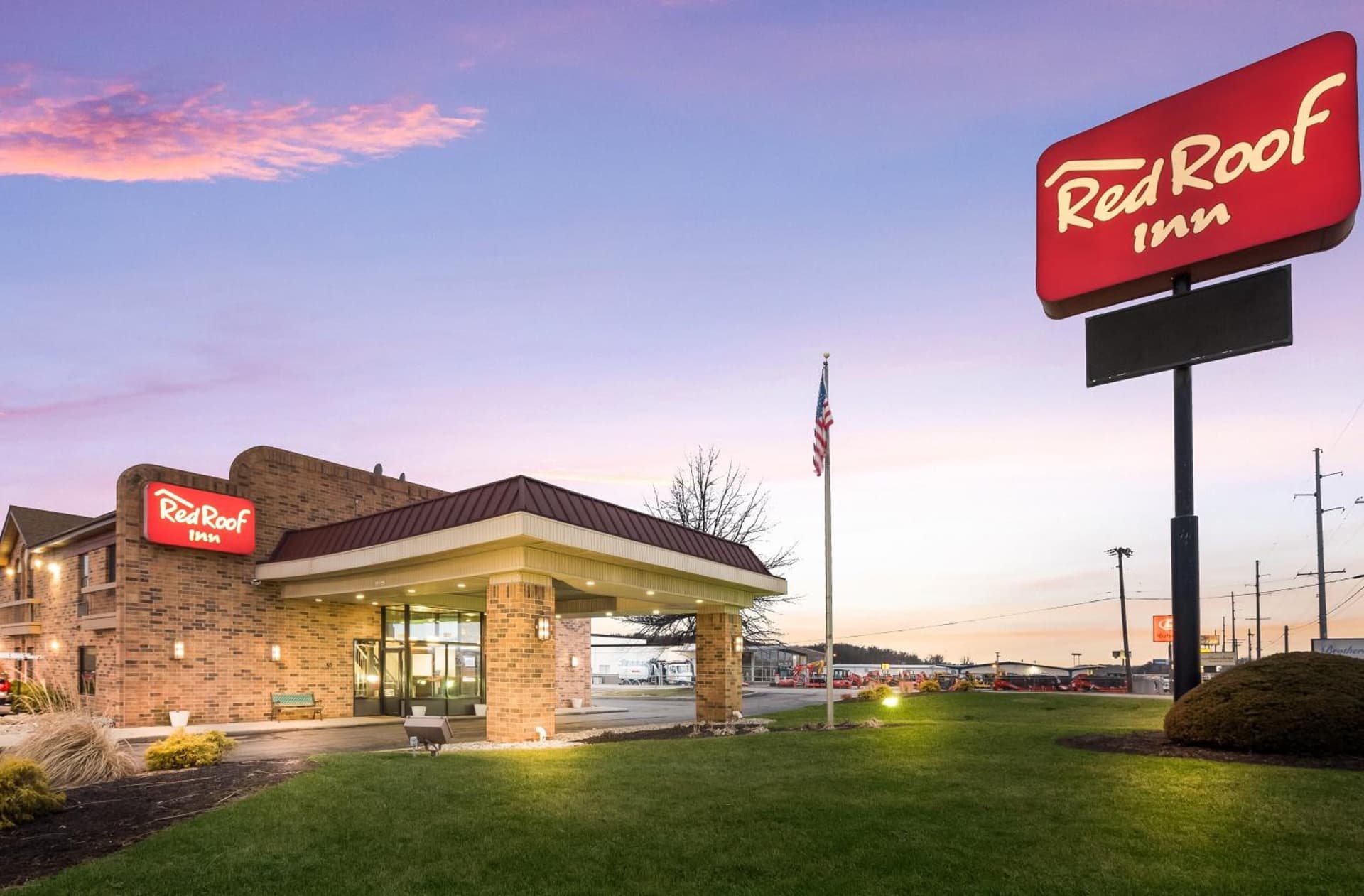 Red Roof Inn Fort Wayne interior in Fort Wayne, IN — gallery photo 2