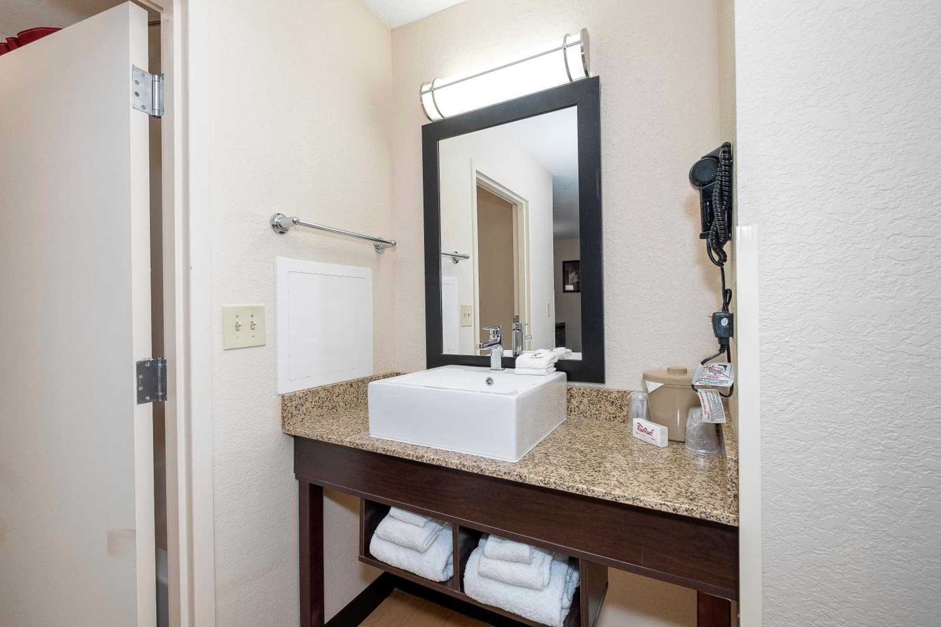 Red Roof Inn PLUS+ Jacksonville – Southpoint gallery photo in Jacksonville, FL — image 13