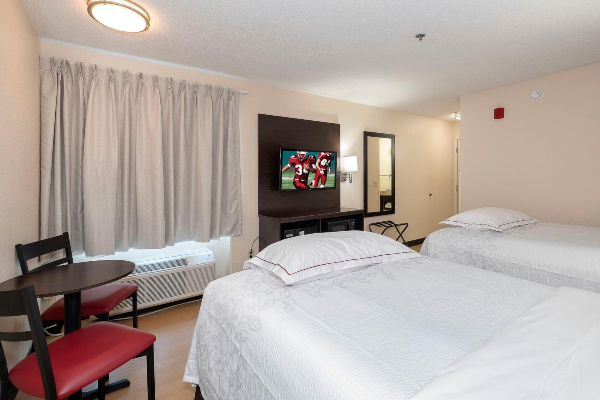 Red Roof Inn PLUS+ Jacksonville – Southpoint gallery photo in Jacksonville, FL — image 8