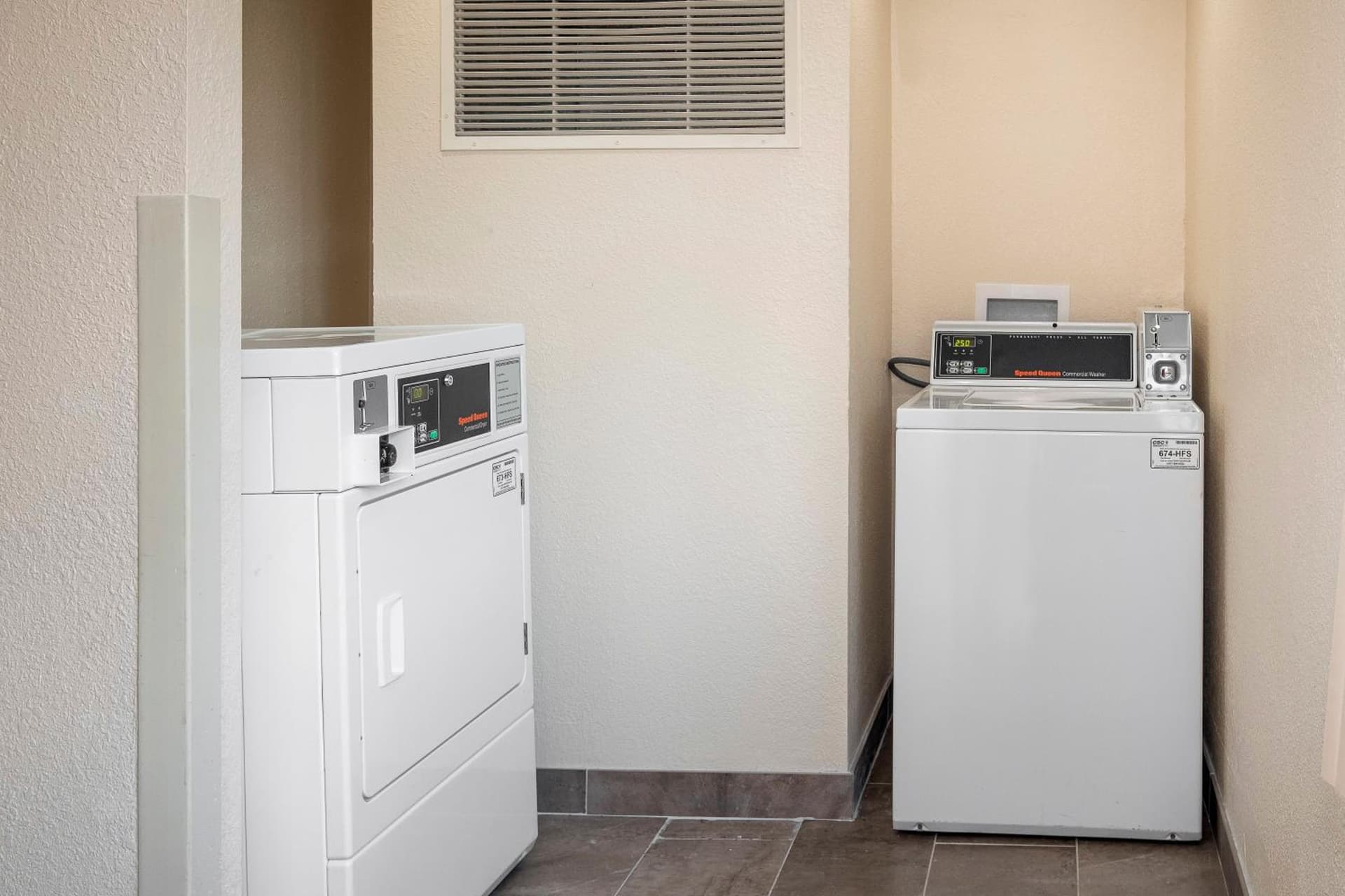 Red Roof Inn PLUS+ Jacksonville – Southpoint gallery photo in Jacksonville, FL — image 36