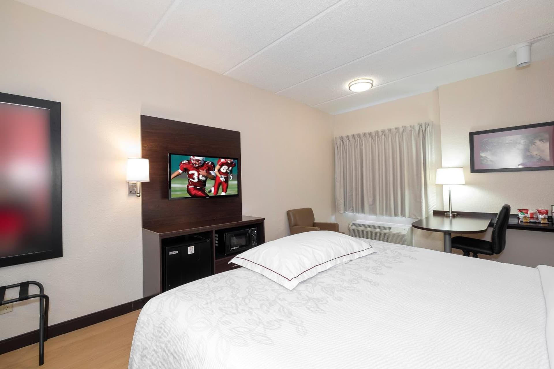 Red Roof Inn PLUS+ Jacksonville – Southpoint gallery photo in Jacksonville, FL — image 23