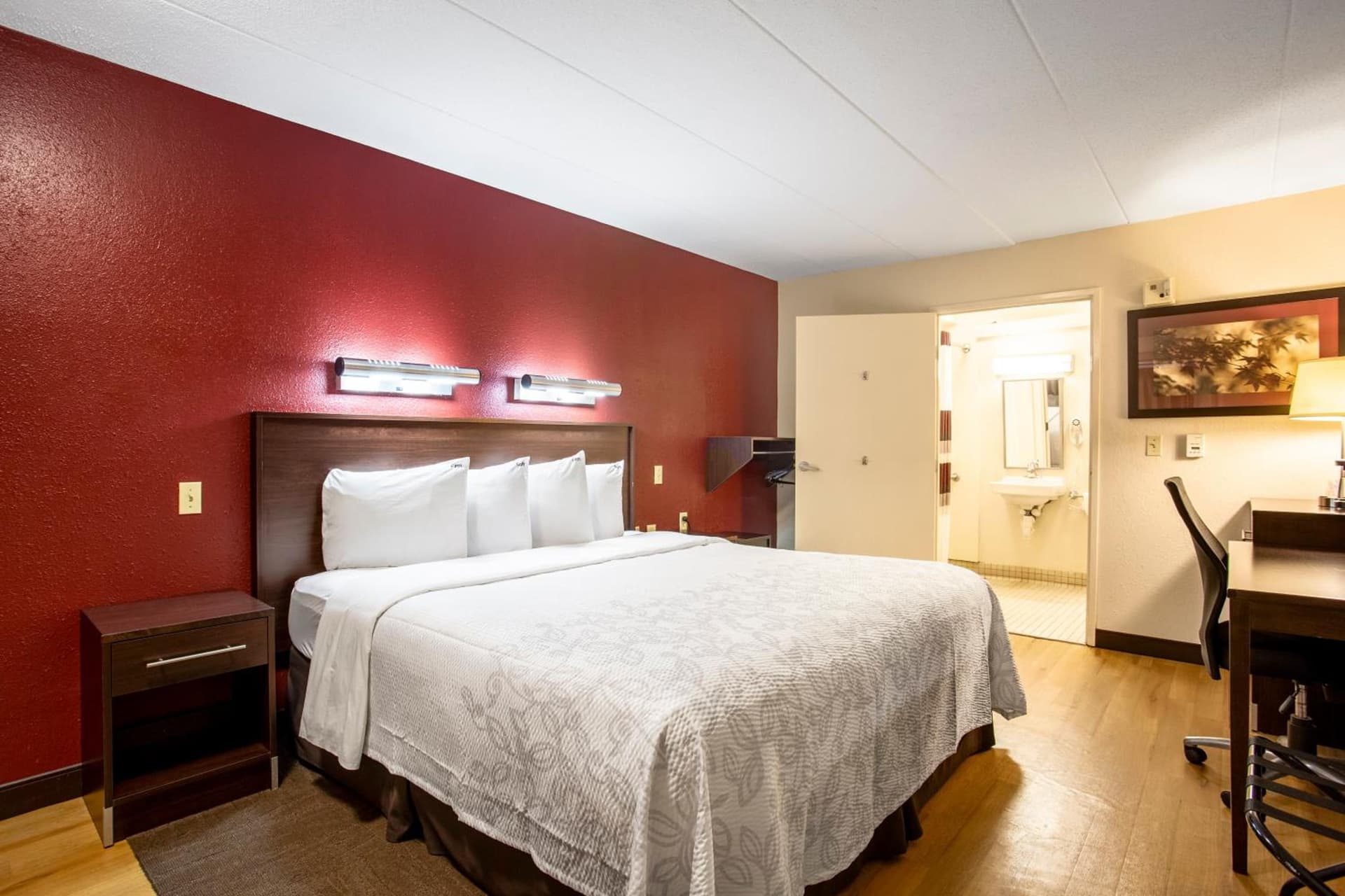 Red Roof Inn PLUS+ Washington DC - Alexandria gallery photo in Alexandria, VA — image 16