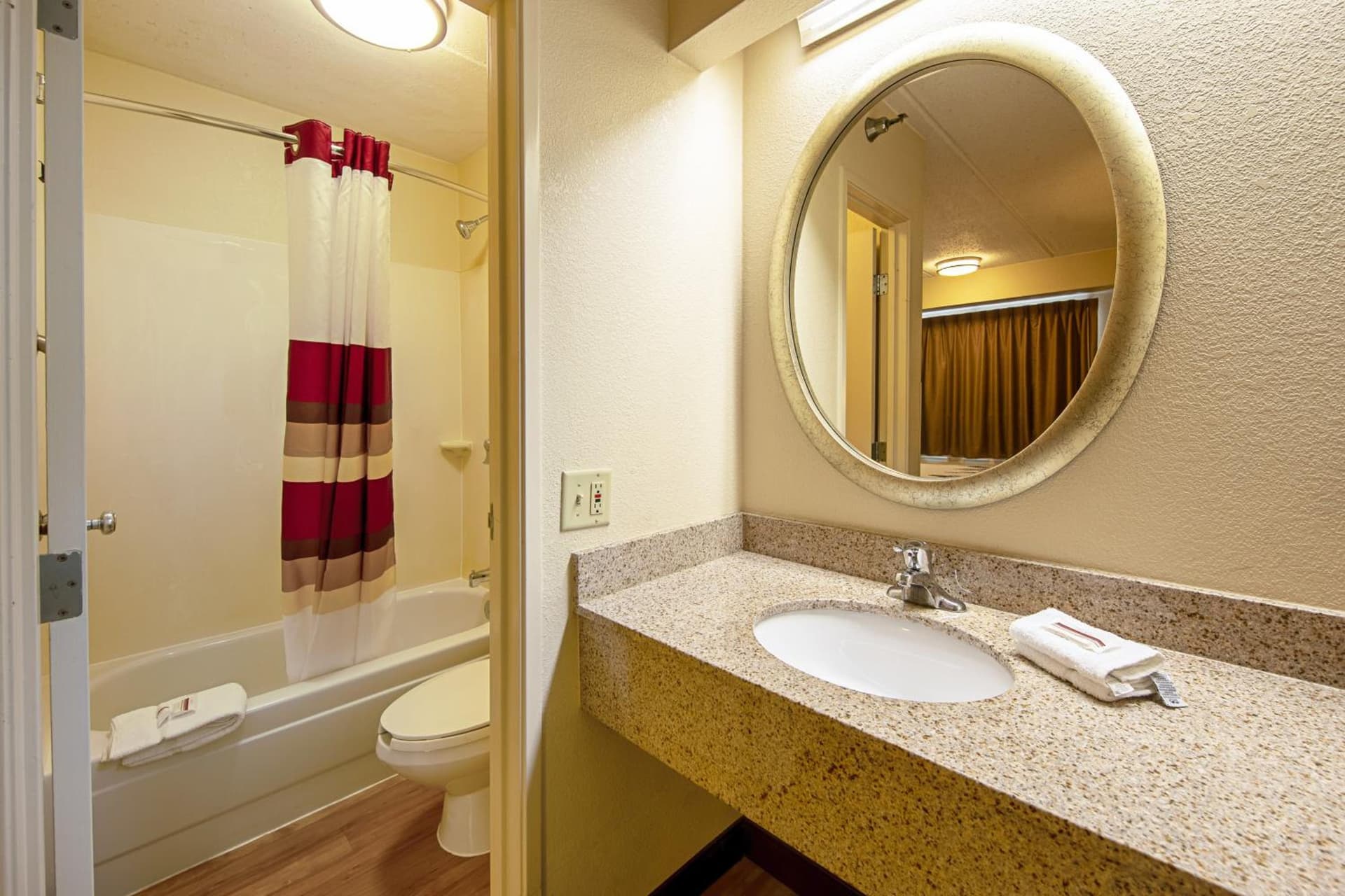 Red Roof Inn Charleston - Kanawha City, WV gallery photo in Charleston, WV — image 22