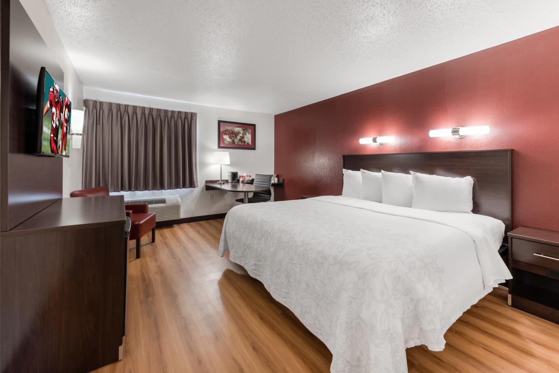 Red Roof Inn PLUS+ Columbus - Worthington gallery photo in Columbus, OH — image 9