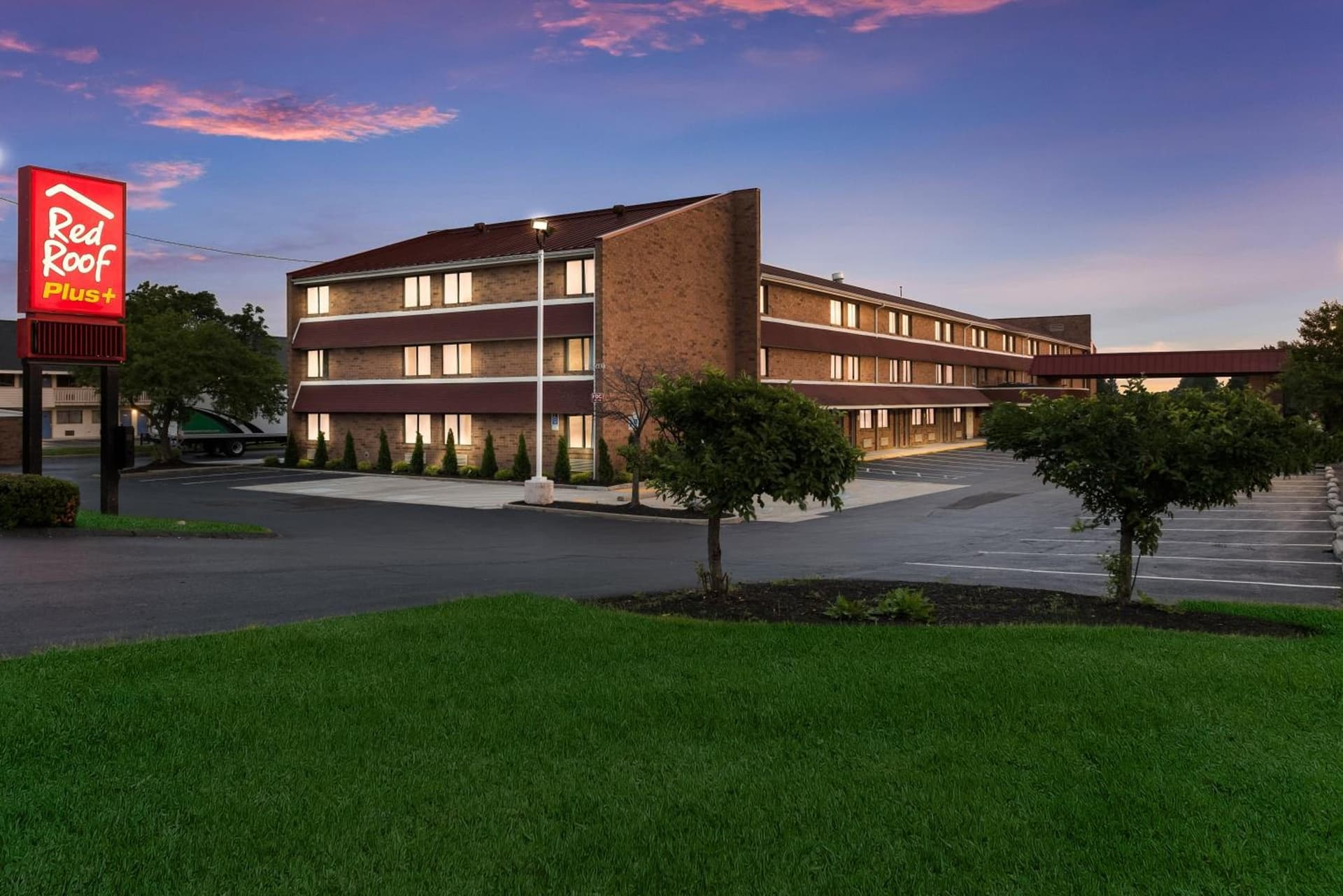 Red Roof Inn PLUS+ Columbus - Worthington property views in Columbus, OH — gallery photo 3
