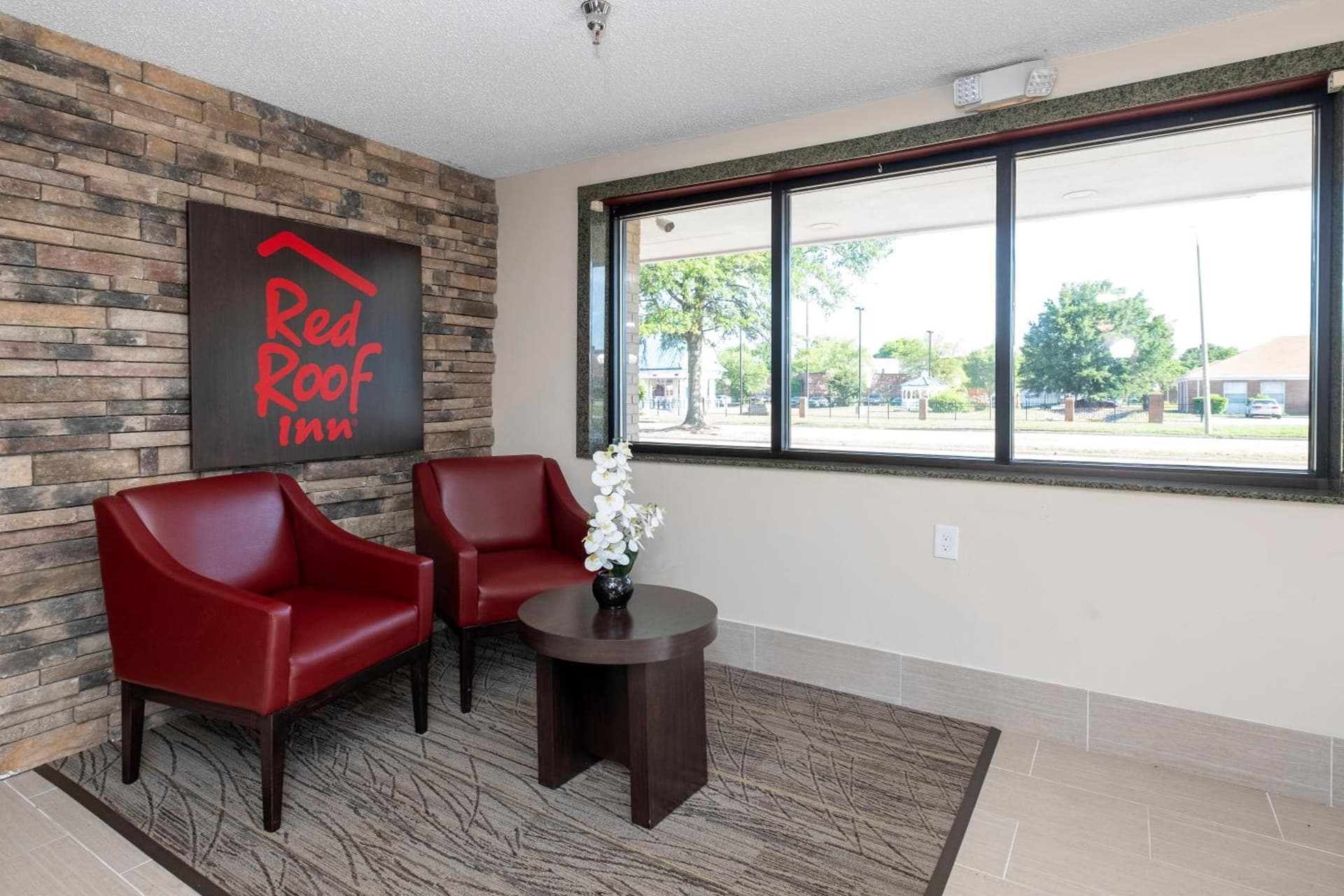 Red Roof Inn Norfolk - Portsmouth gallery photo in Portsmouth, VA — image 18