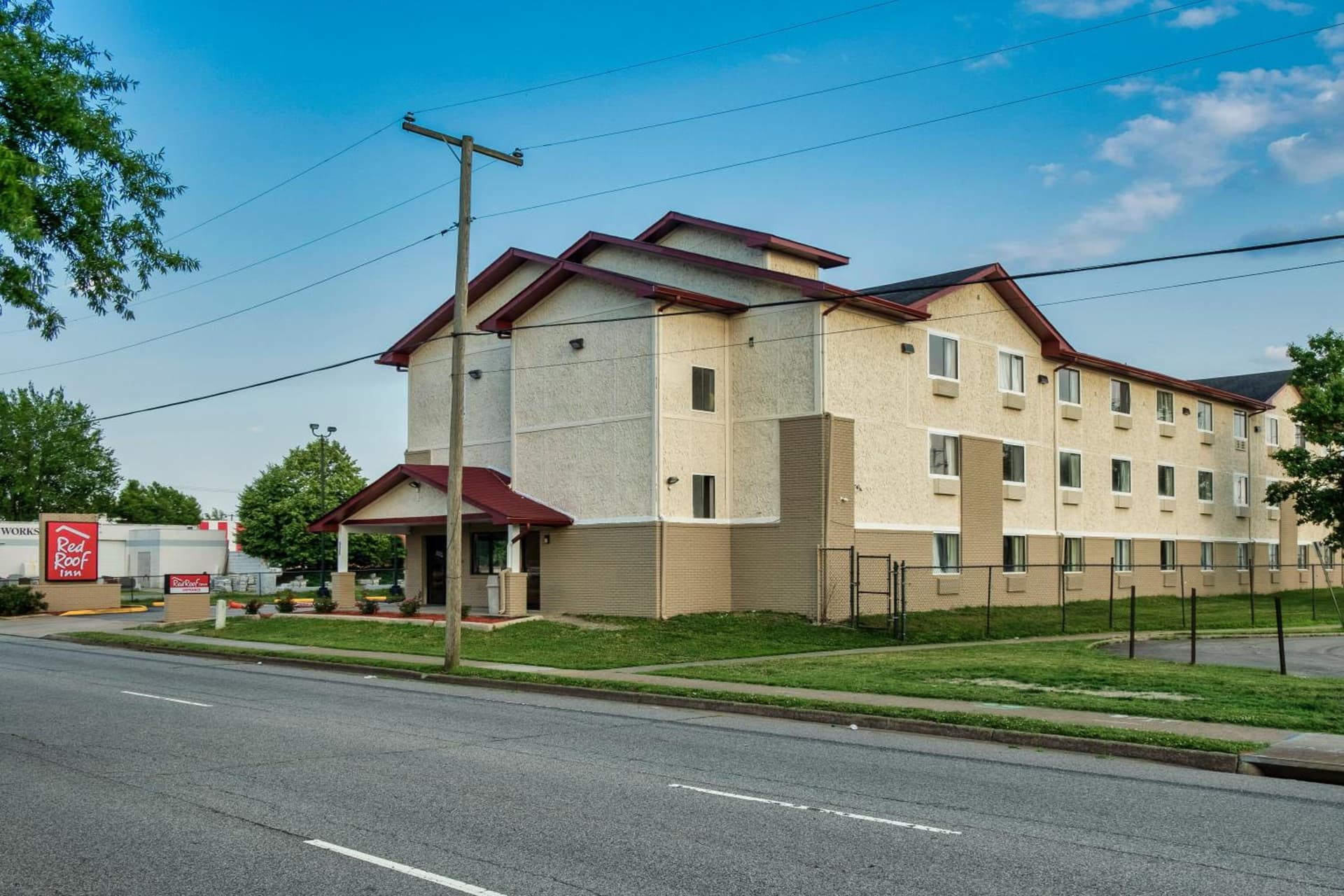 Red Roof Inn Norfolk - Portsmouth interior in Portsmouth, VA — gallery photo 2