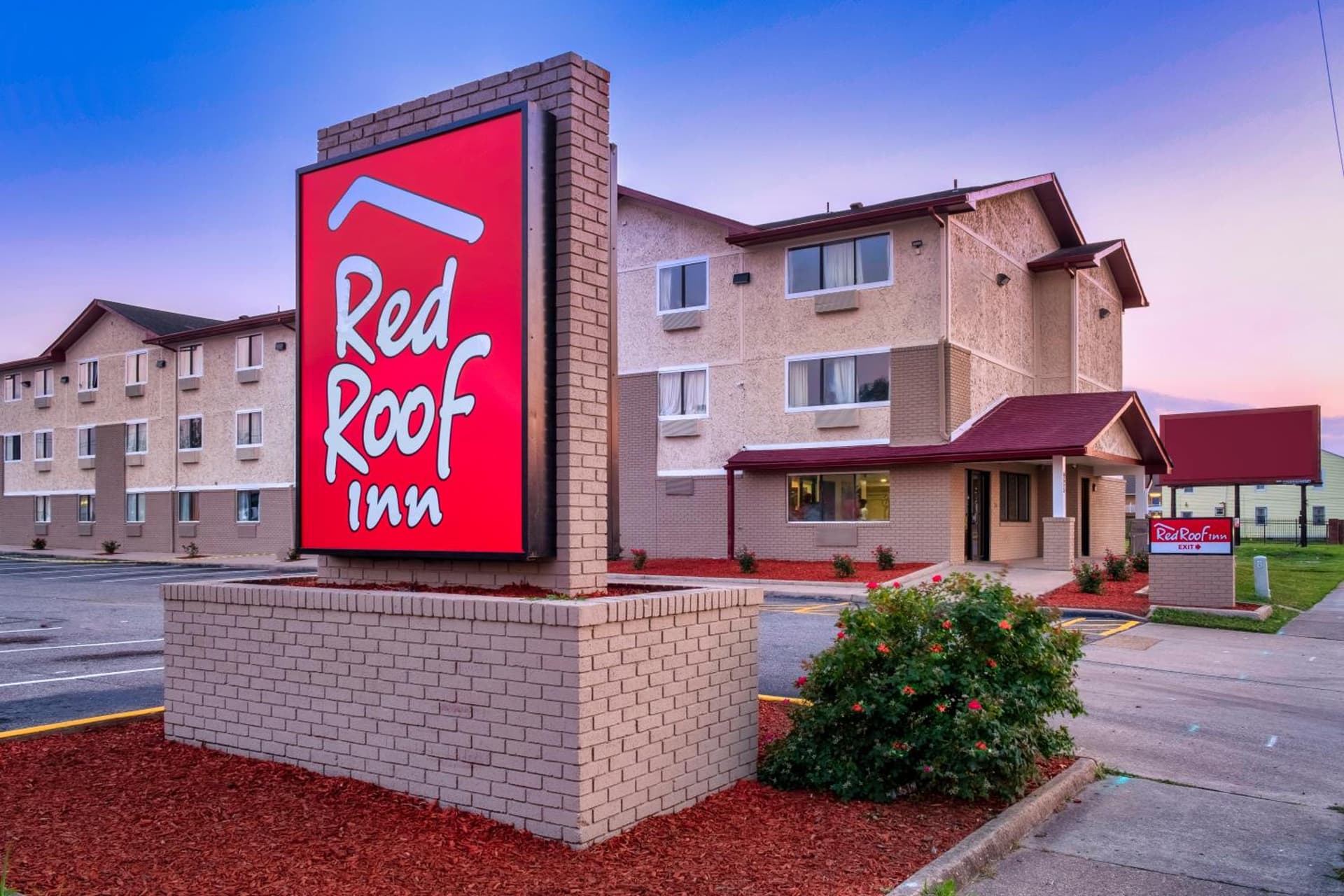 Red Roof Inn Norfolk - Portsmouth exterior or lobby in Portsmouth, VA — main listing photo