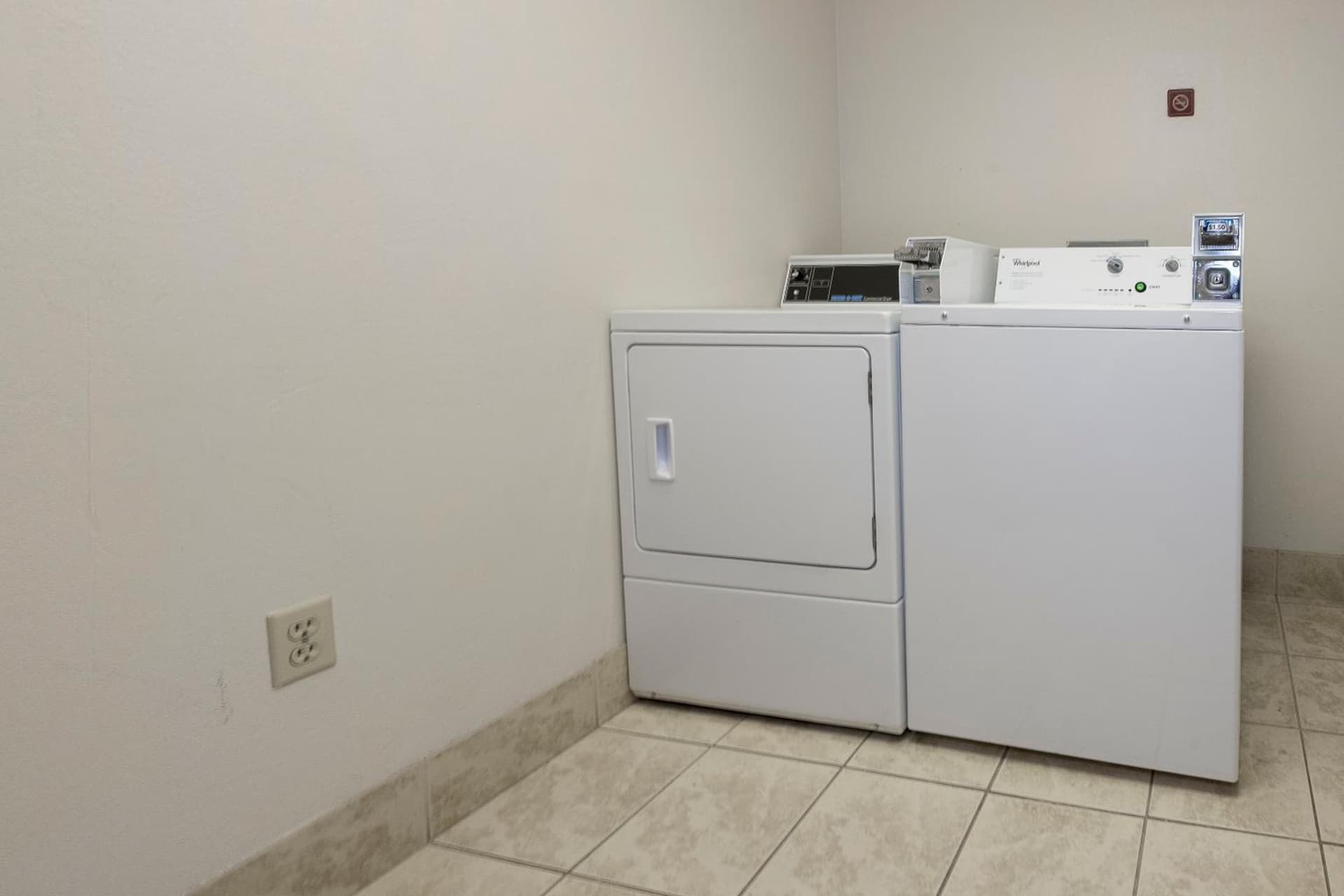 Red Roof Inn PLUS+ & Suites Knoxville West - Cedar Bluff gallery photo in Knoxville, TN — image 41