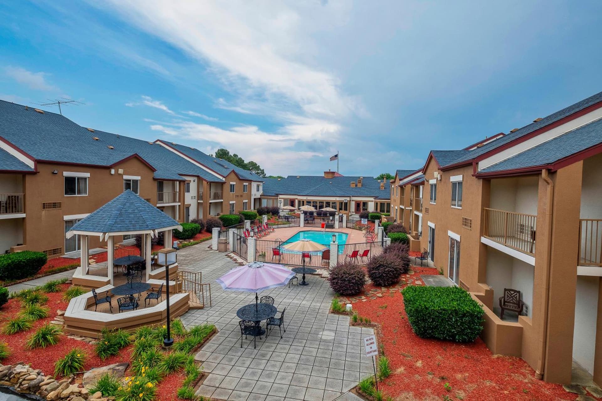 Red Roof Inn PLUS+ & Suites Knoxville West - Cedar Bluff gallery photo in Knoxville, TN — image 47