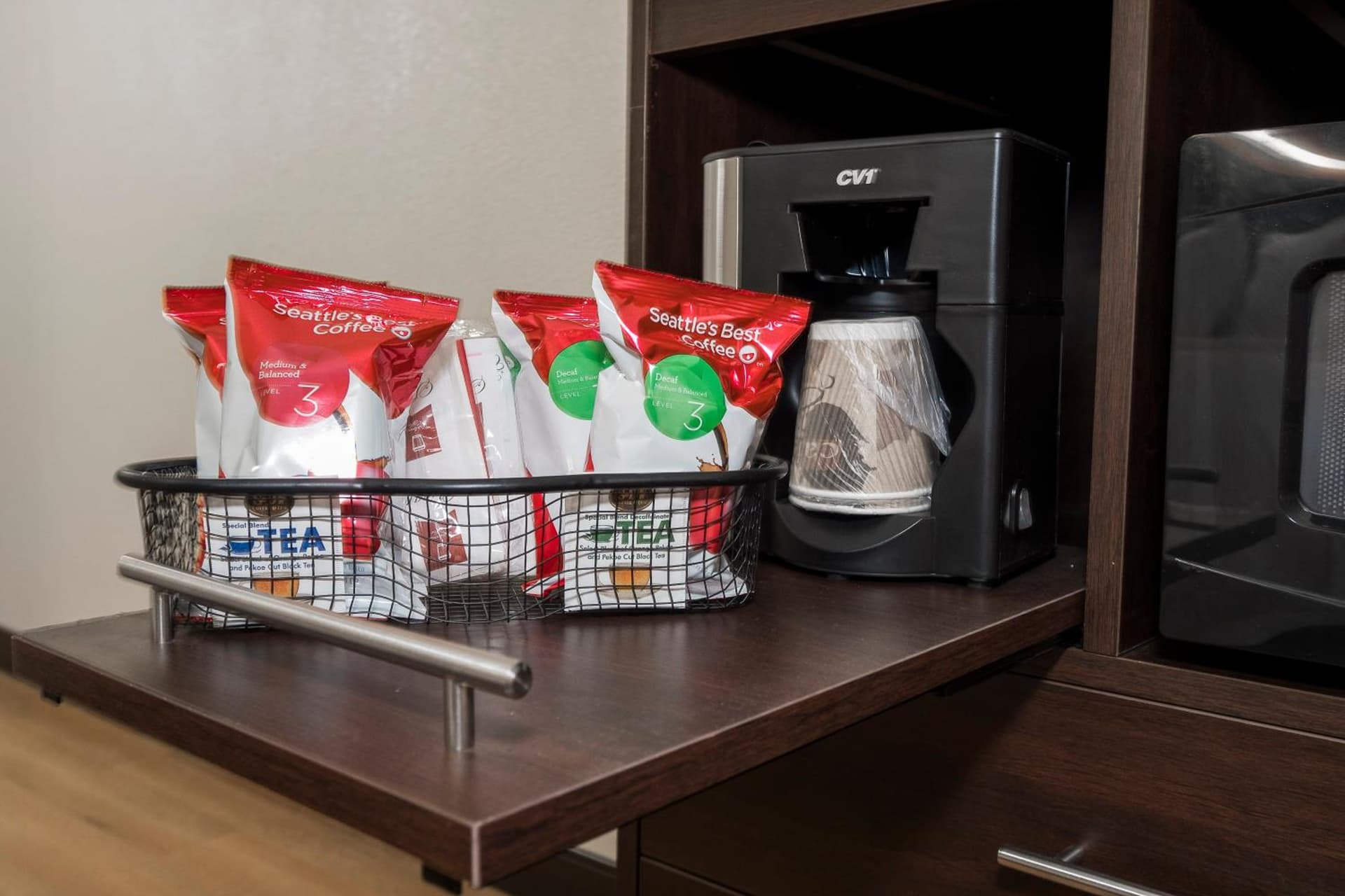 Red Roof Inn PLUS+ & Suites Knoxville West - Cedar Bluff gallery photo in Knoxville, TN — image 40