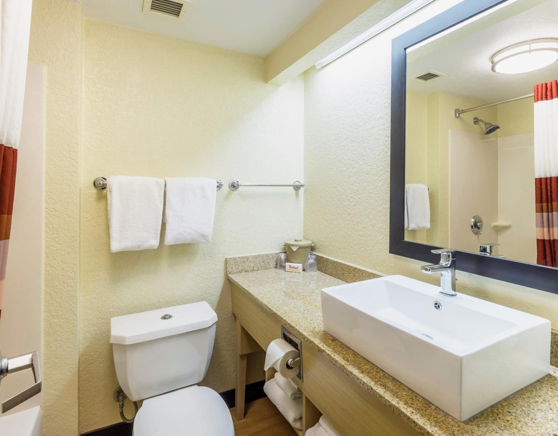 Red Roof Inn PLUS+ West Palm Beach gallery photo in West Palm Beach, FL — image 8