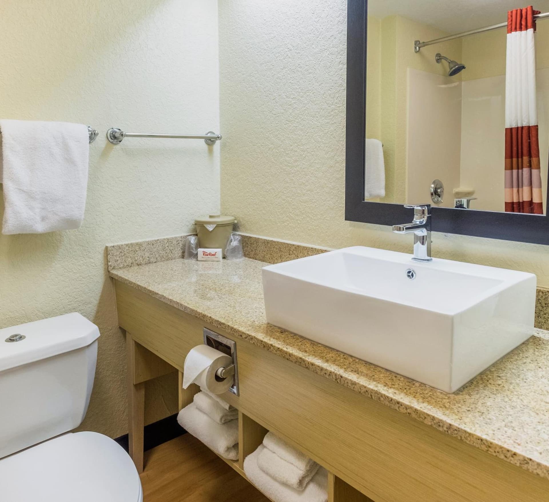 Red Roof Inn PLUS+ West Palm Beach gallery photo in West Palm Beach, FL — image 4