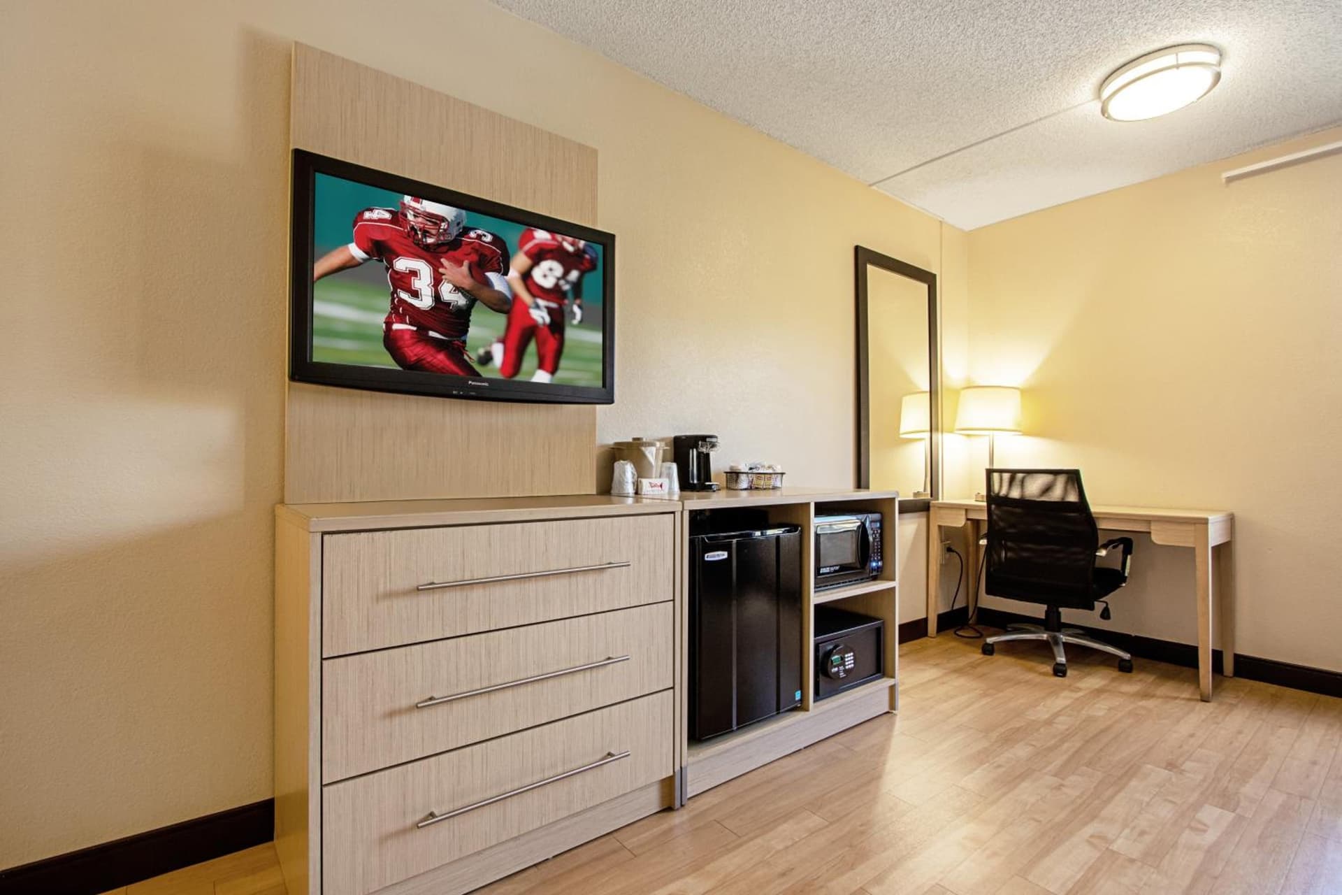 Red Roof Inn PLUS+ West Palm Beach gallery photo in West Palm Beach, FL — image 15