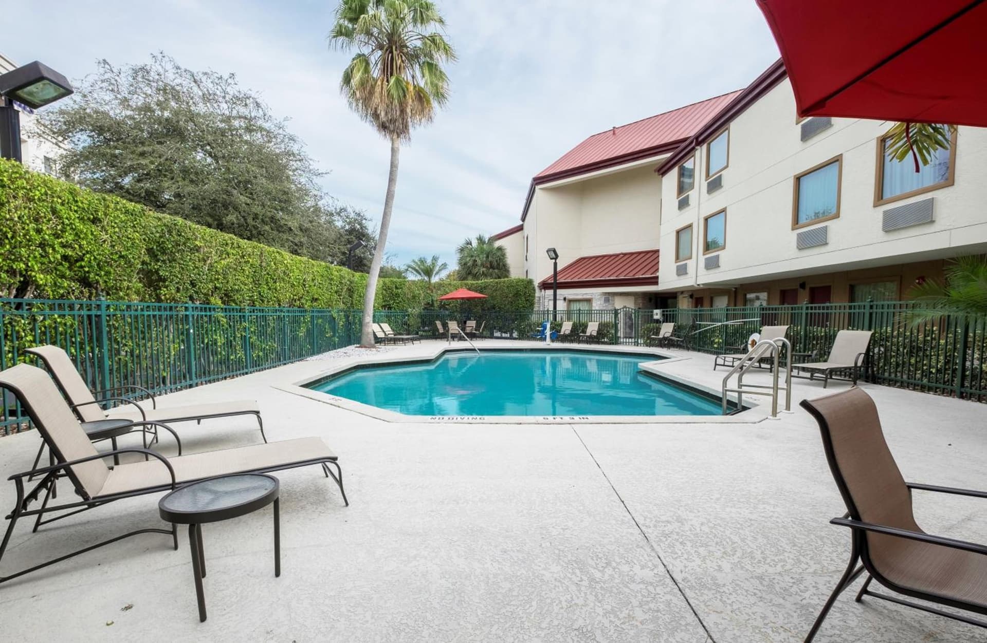Red Roof Inn PLUS+ West Palm Beach gallery photo in West Palm Beach, FL — image 6
