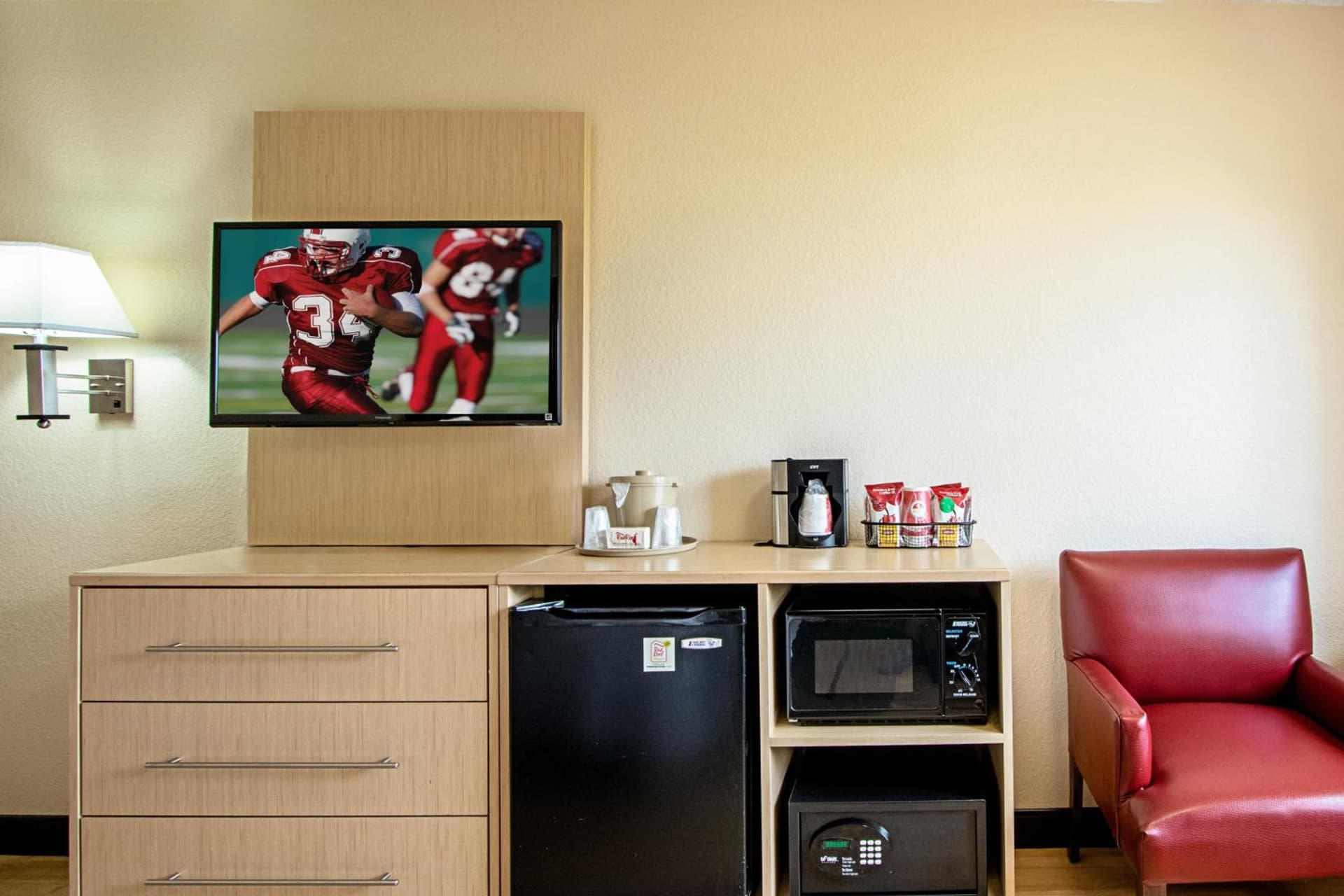 Red Roof Inn PLUS+ West Palm Beach gallery photo in West Palm Beach, FL — image 16