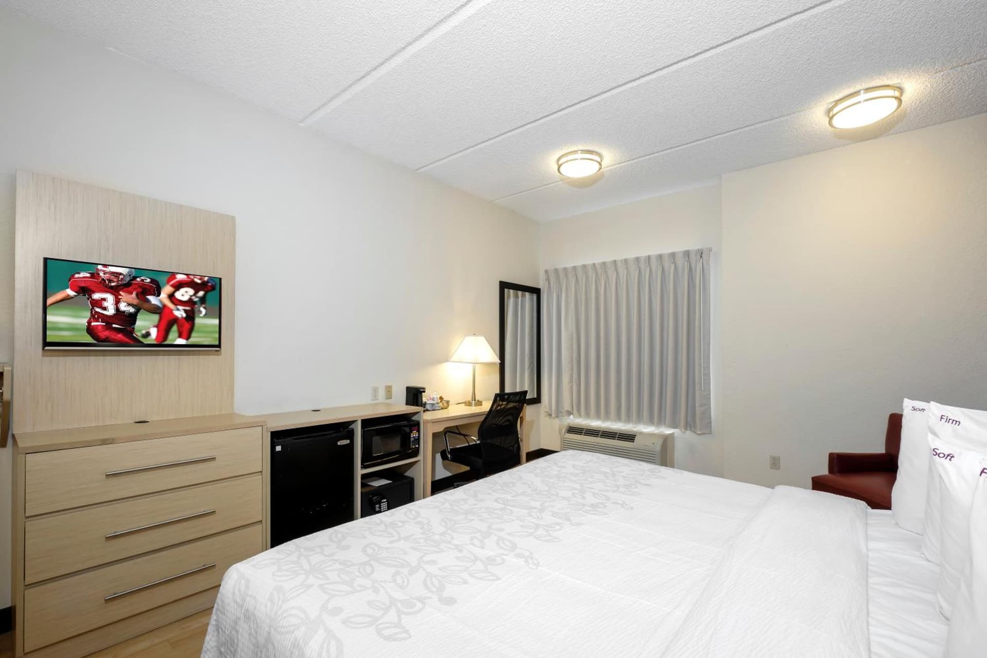 Red Roof Inn PLUS + Gainesville gallery photo in Gainesville, FL — image 10