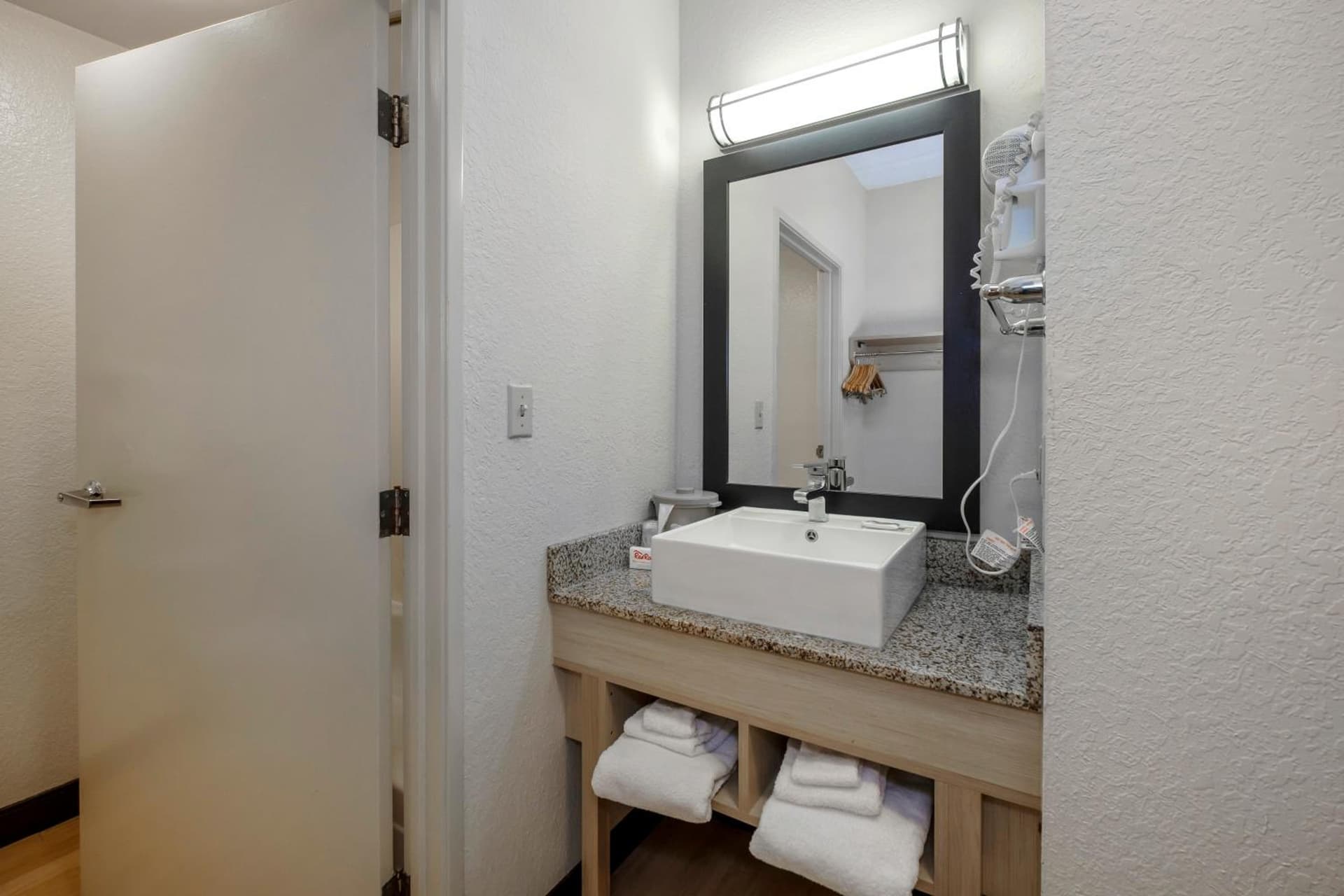 Red Roof Inn PLUS + Gainesville gallery photo in Gainesville, FL — image 35
