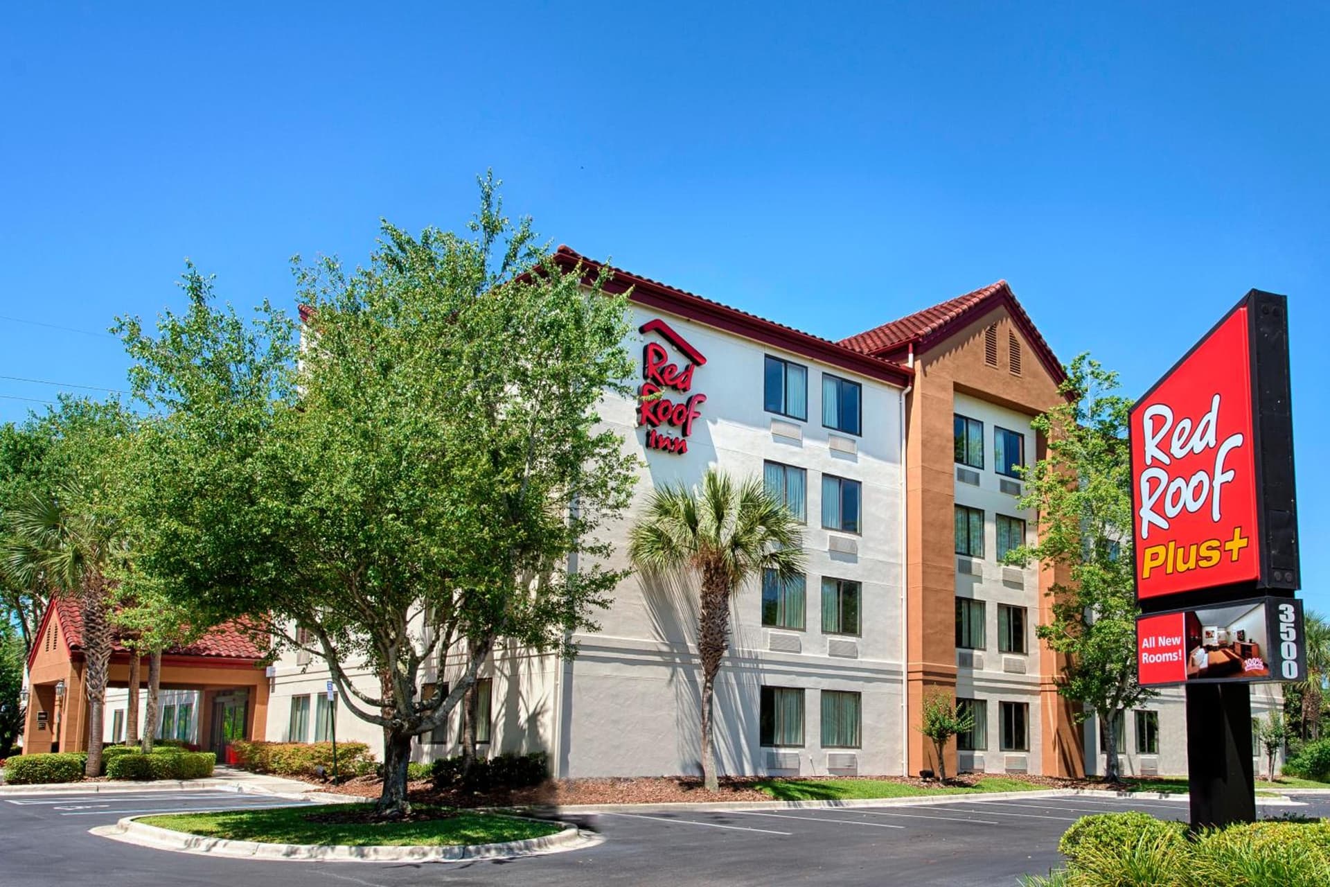 Red Roof Inn PLUS + Gainesville property views in Gainesville, FL — gallery photo 3