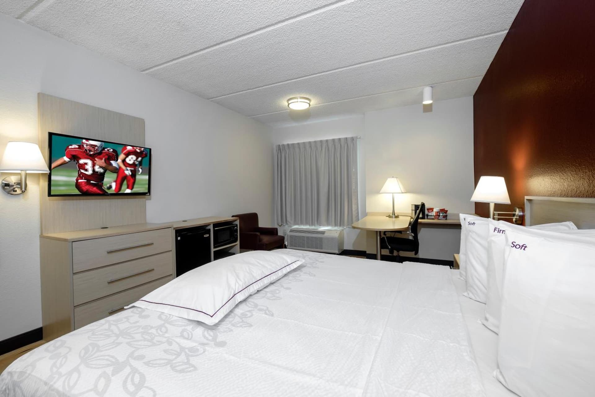 Red Roof Inn PLUS + Gainesville gallery photo in Gainesville, FL — image 11