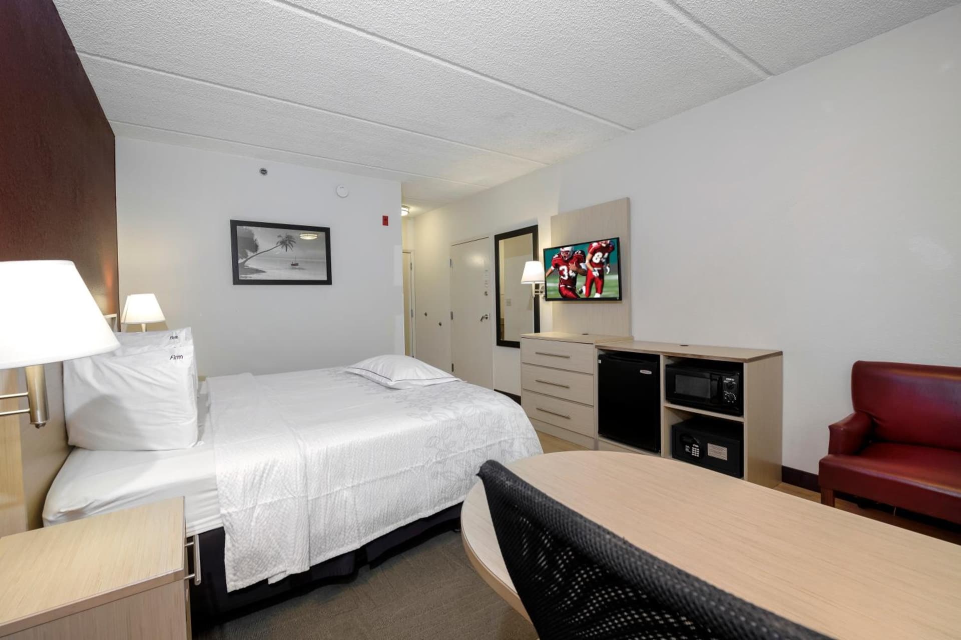 Red Roof Inn PLUS + Gainesville gallery photo in Gainesville, FL — image 41