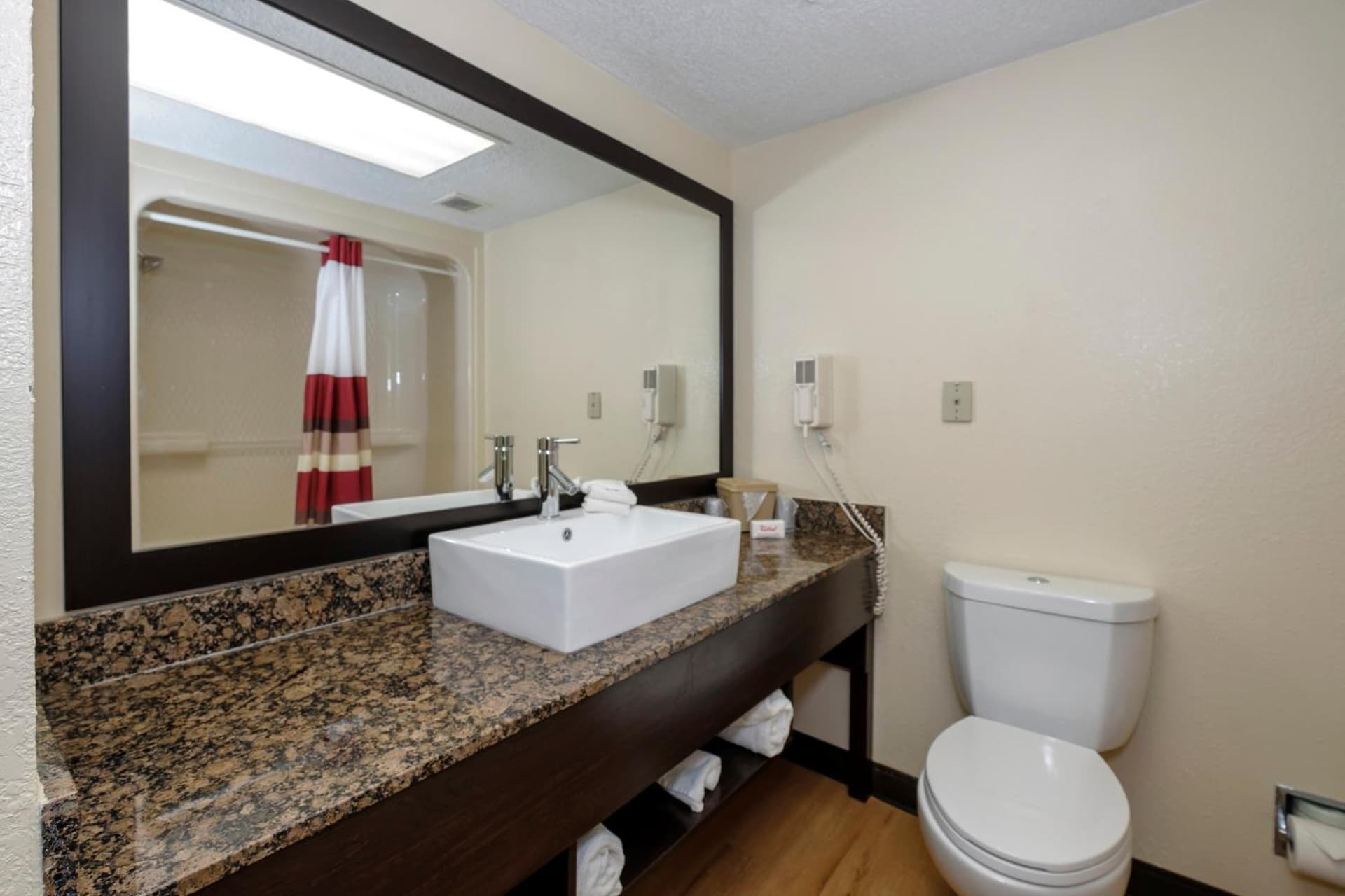 Red Roof Inn PLUS+ & Suites Opelika gallery photo in Opelika, AL — image 12
