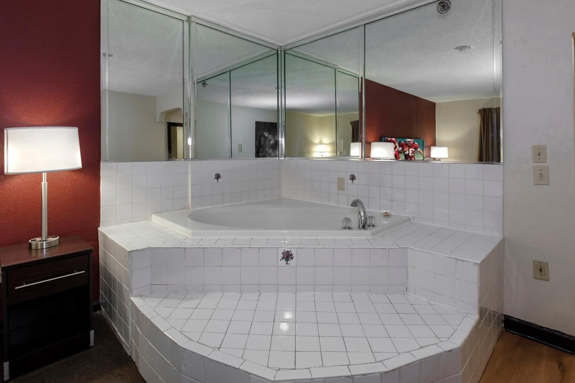 Red Roof Inn PLUS+ & Suites Opelika gallery photo in Opelika, AL — image 24