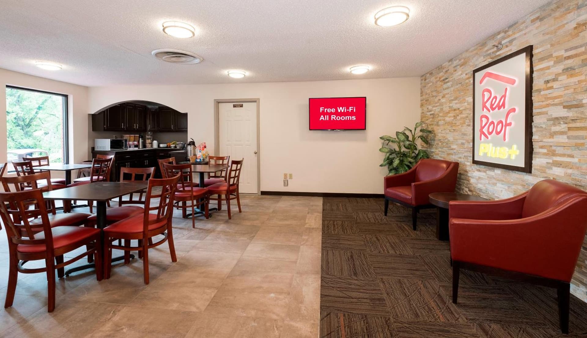 Red Roof Inn PLUS+ & Suites Opelika gallery photo in Opelika, AL — image 25
