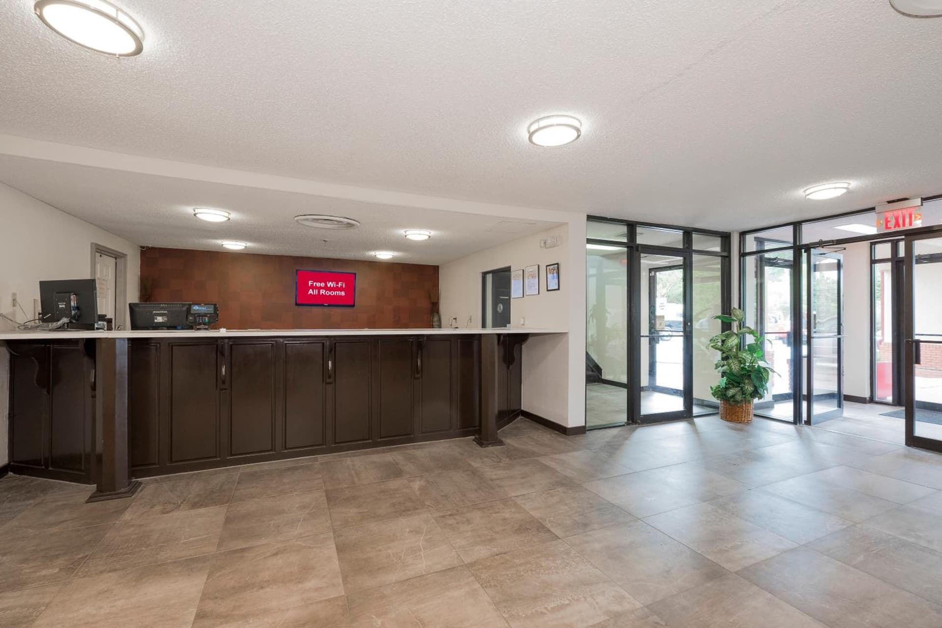Red Roof Inn PLUS+ & Suites Opelika gallery photo in Opelika, AL — image 28