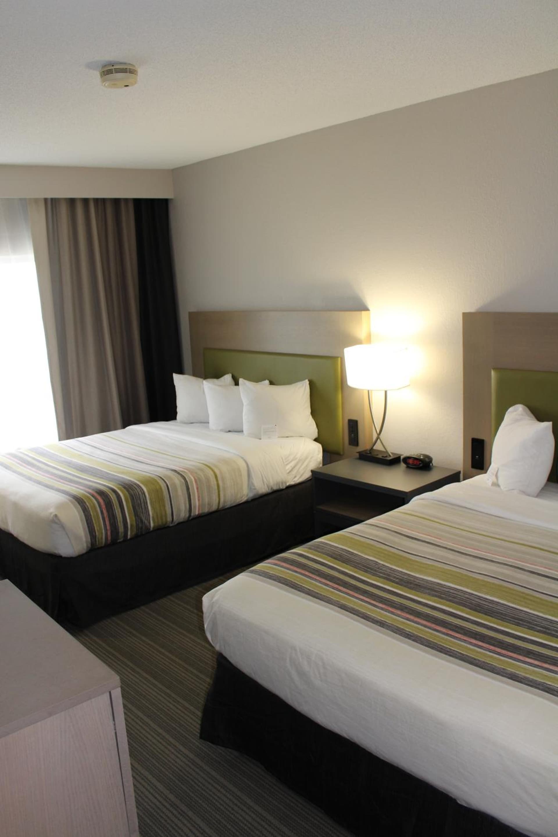Country Inn & Suites by Radisson, Romeoville - Bolingbrook interior in Romeoville, IL — gallery photo 2