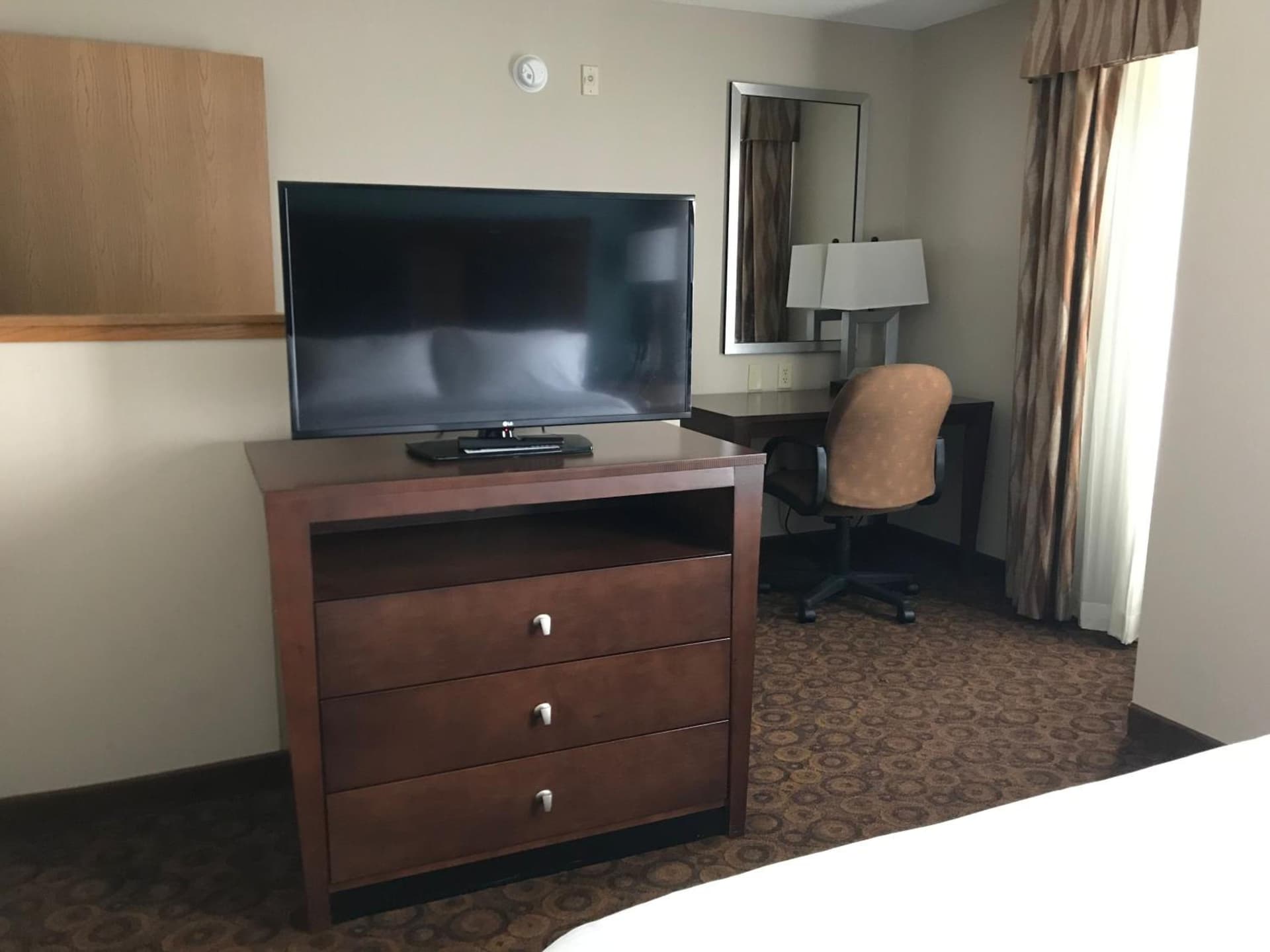 Holiday Inn Express and Suites St. Cloud by IHG property views in Saint Cloud, MN — gallery photo 3