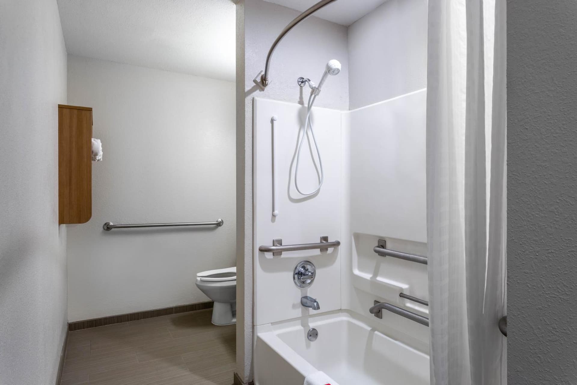 Microtel Inn & Suites by Wyndham Burlington gallery photo in Burlington, NC — image 5